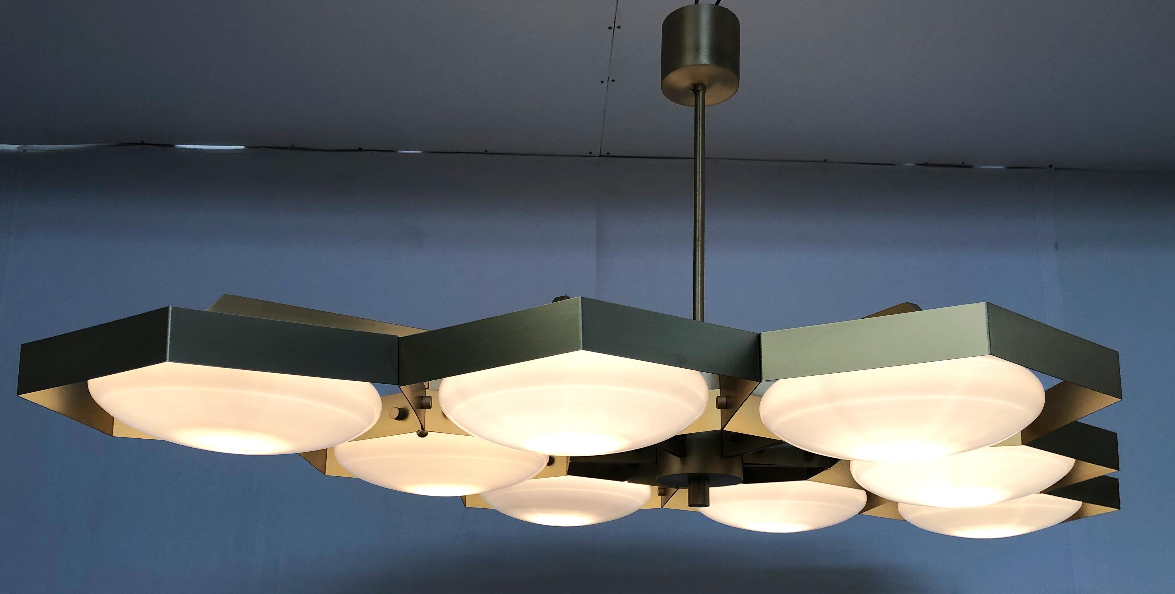 XXI secolo e contemporaneo Lampadario Hive di Fabio Ltd in vendita