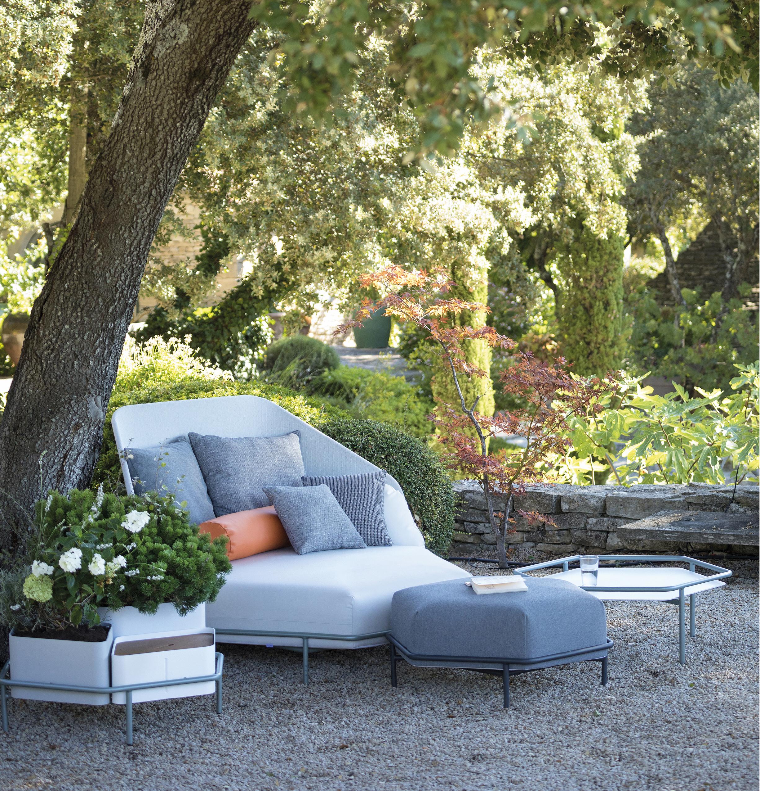 Aluminum Hive Collection Set by Ego Paris with Missoni and Perennials Outdoor Fabric For Sale