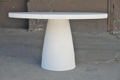 Hive Esstisch aus Harz, Steinaggregat und Fiberglas von Zachary A. Design