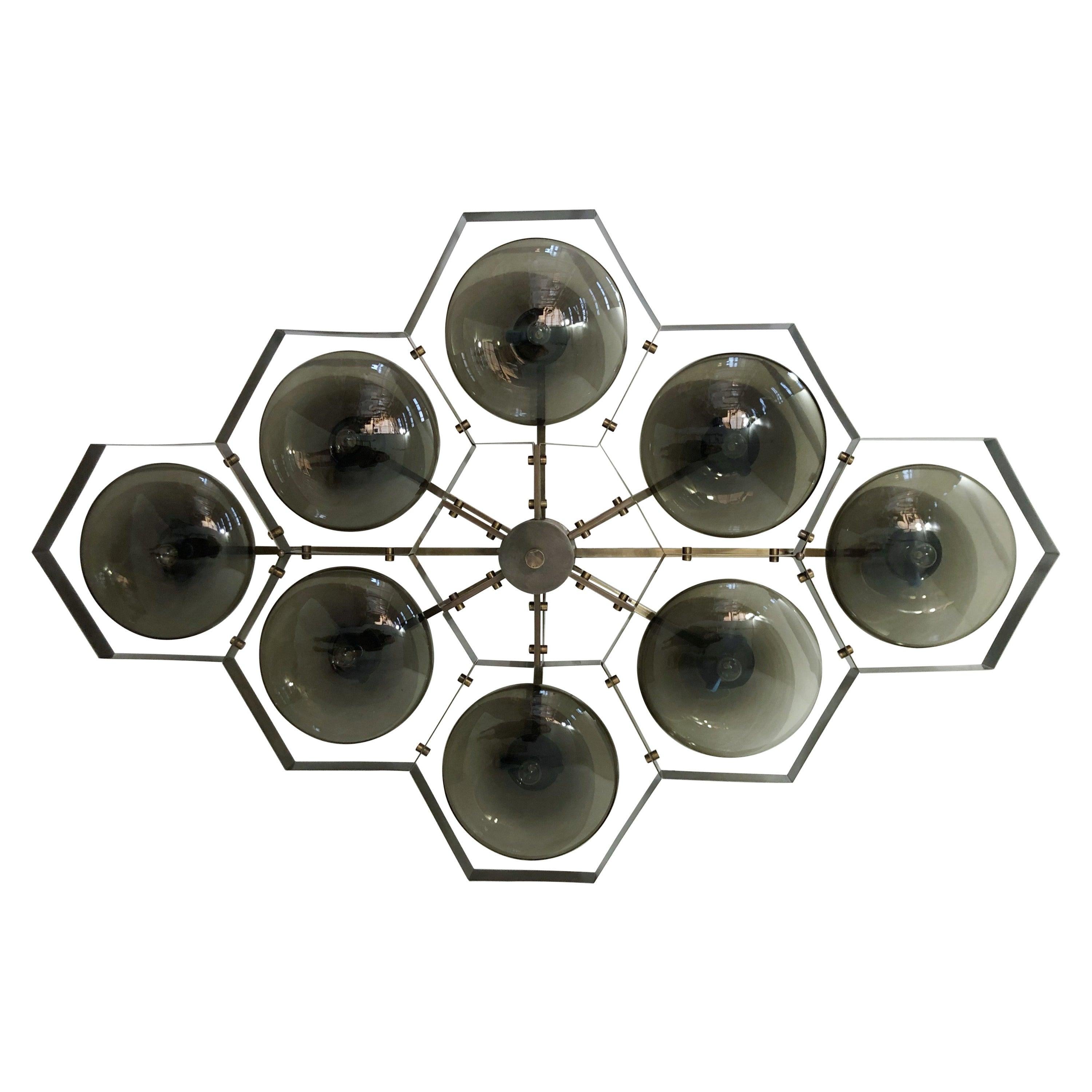 Encastré italien avec abat-jour en verre de Murano monté sur une monture en laiton massif / Fabriqué en Italie
Conçu par Fabio Ltd, inspiré par les styles Angelo Lelli et Arredoluce.
8 lampes / E12 ou E14 / max 40W chacune
Mesures : Longueur 65