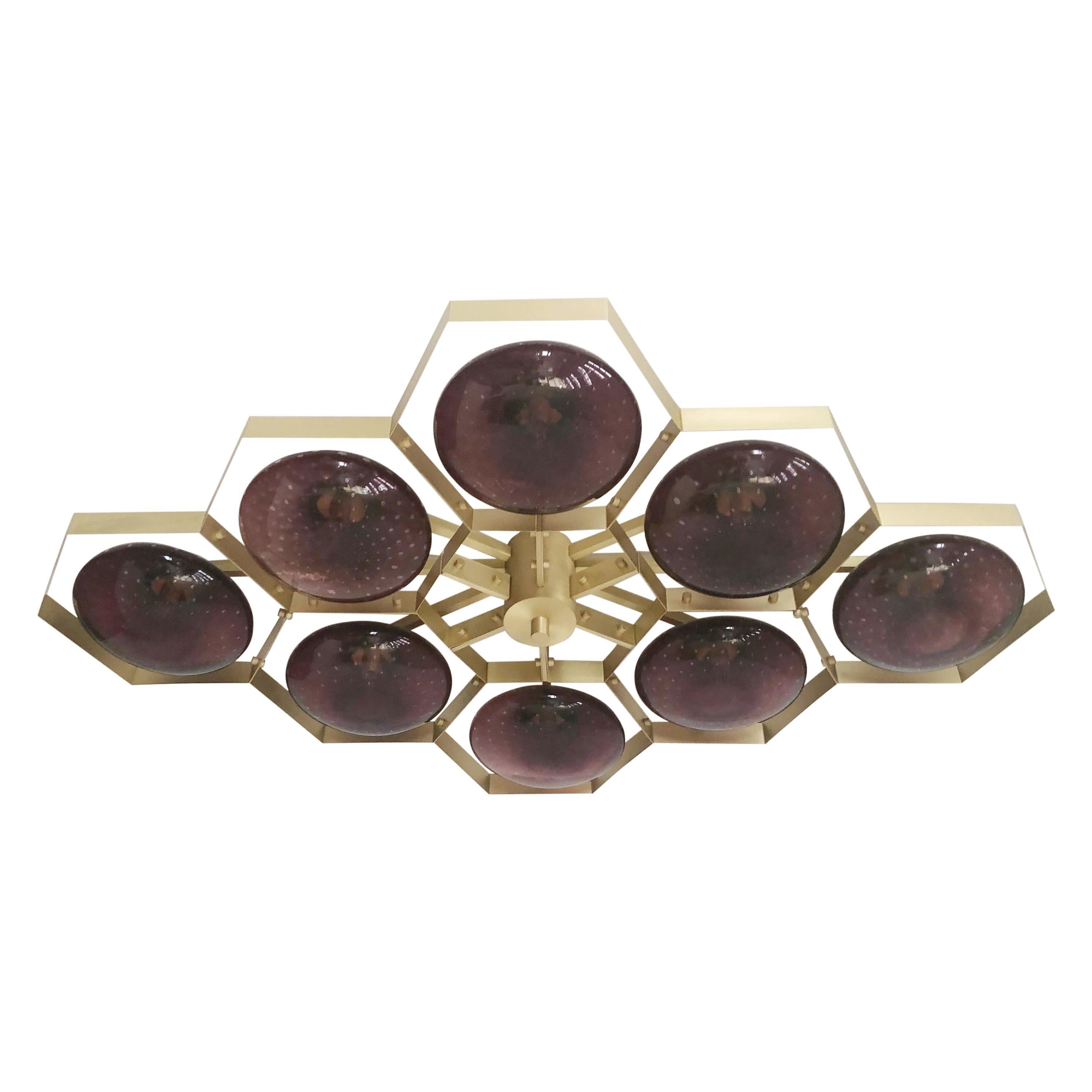 Encastré italien avec abat-jour en verre de Murano monté sur une monture en laiton massif / Fabriqué en Italie
Conçu par Fabio Ltd, inspiré par les styles Angelo Lelli et Arredoluce.
8 lampes / E12 ou E14 / max 40W chacune
Mesures : Longueur 65