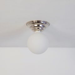 Hive Flush Mount di Research.Lighting, nichel, globo di vetro da 5 pollici, su ordinazione