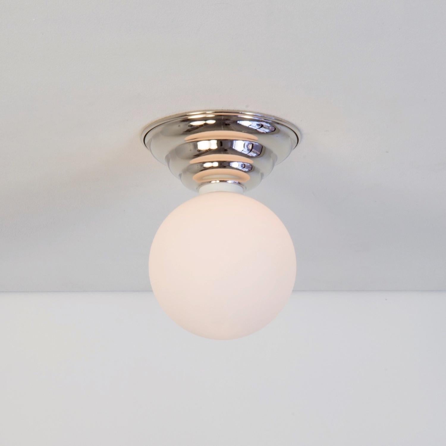 Moderne Hive Flush Mount by Research.Lighting, Nickel, 5in Glass Globe, Made to Order en vente