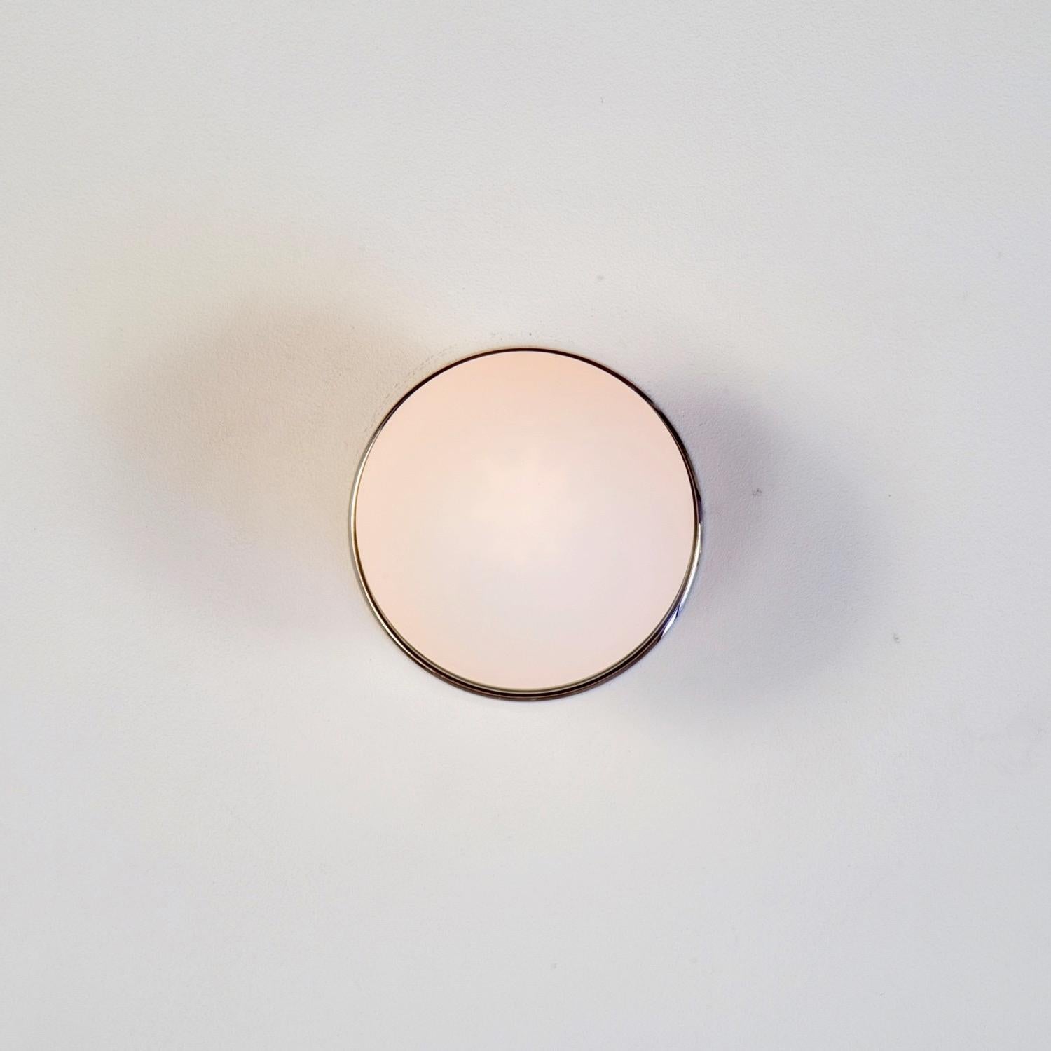 Hive Flush Mount by Research.Lighting, Nickel, 5in Glass Globe, Made to Order en vente 1