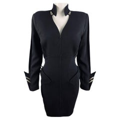 Hiver Buick H/W 1989 Schwarzes Thierry Mugler Kleid mit Chromdetails und Chromdetails