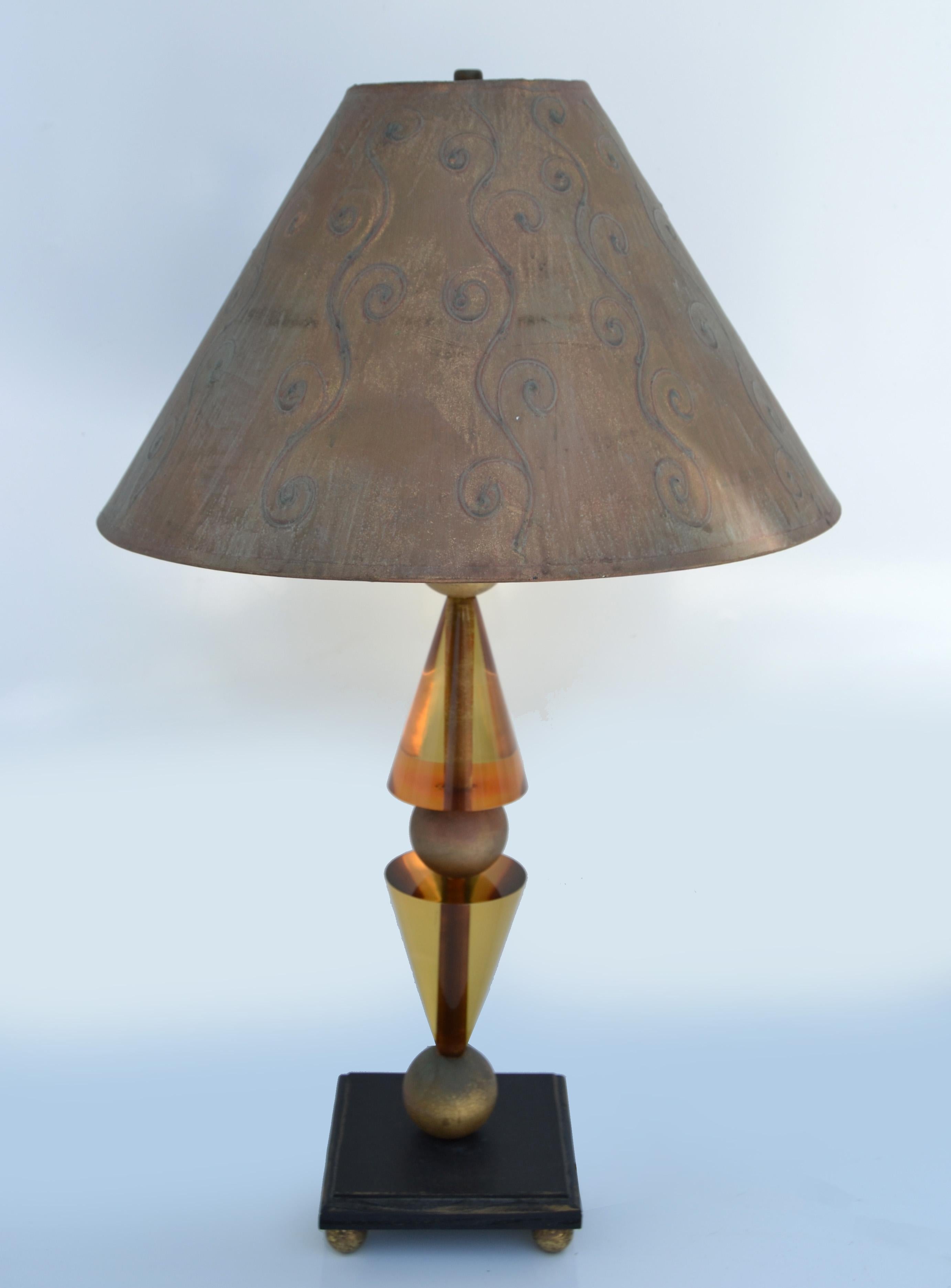 Hivo Van Teal Table Lamp Amber Gold Lucite & Wood Original Shade Midcentury 1979 For Sale 3