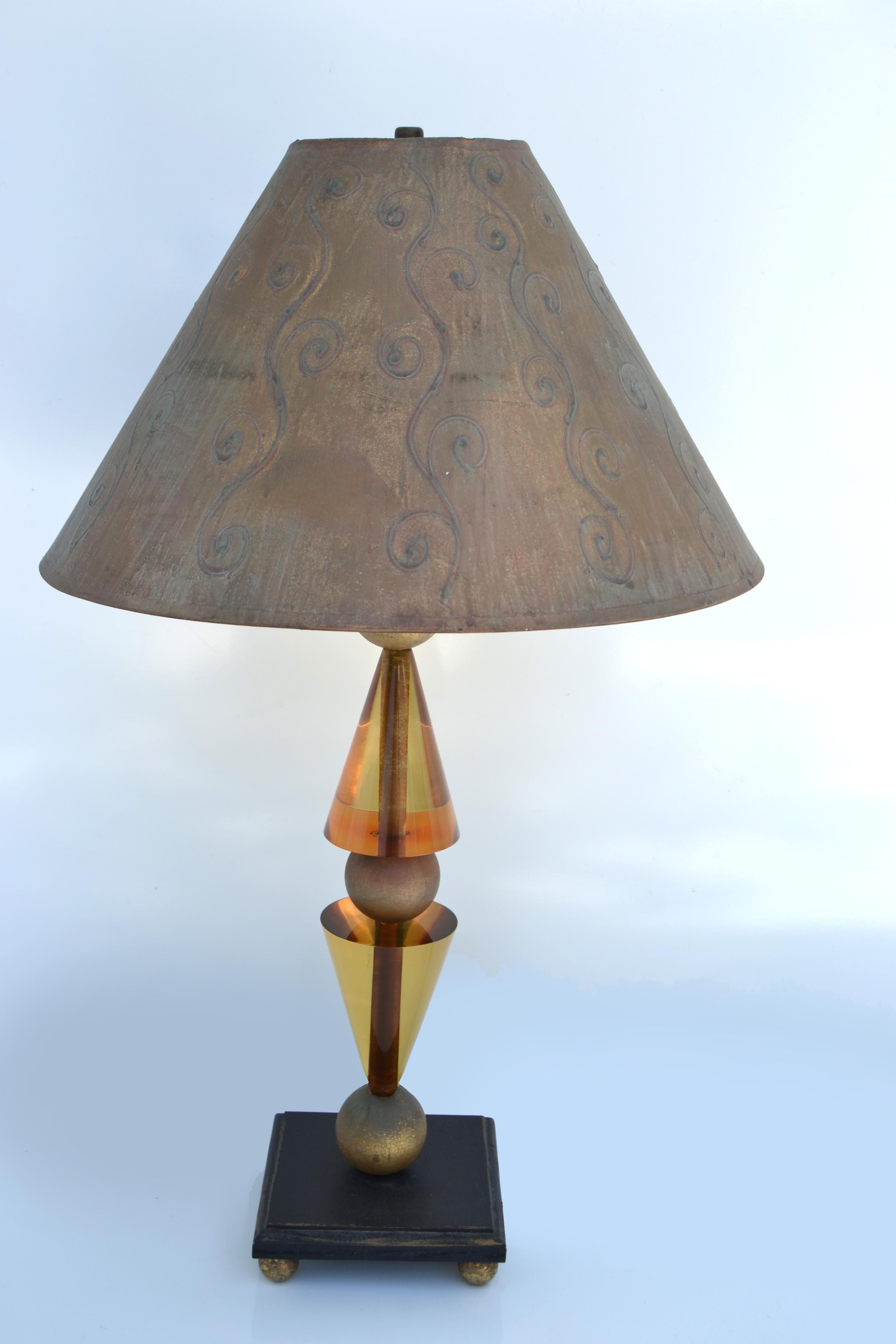 Hivo Van Teal Table Lamp Amber Gold Lucite & Wood Original Shade Midcentury 1979 For Sale 4