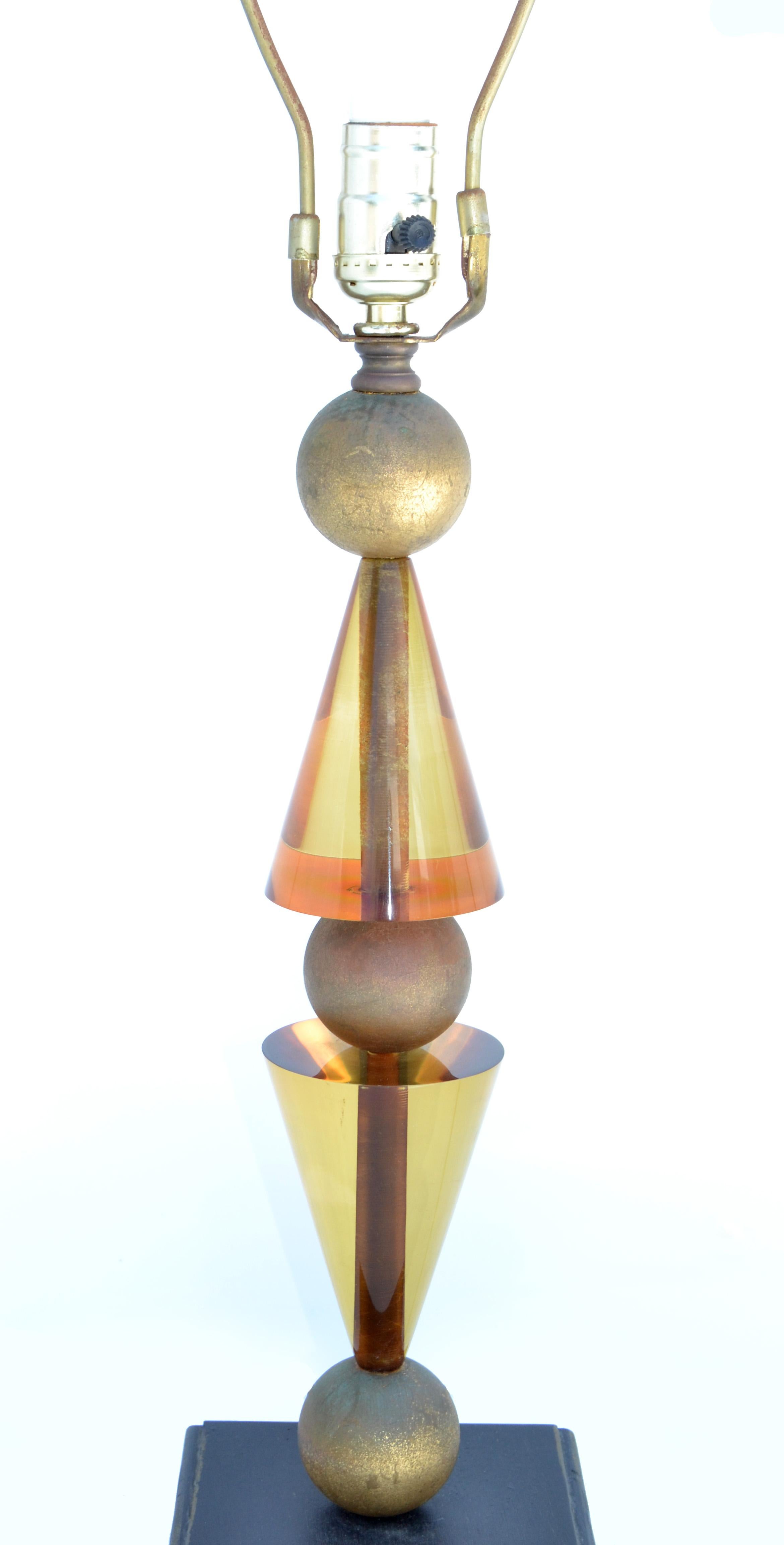 Hivo Van Teal Table Lamp Amber Gold Lucite & Wood Original Shade Midcentury 1979 In Good Condition For Sale In Miami, FL