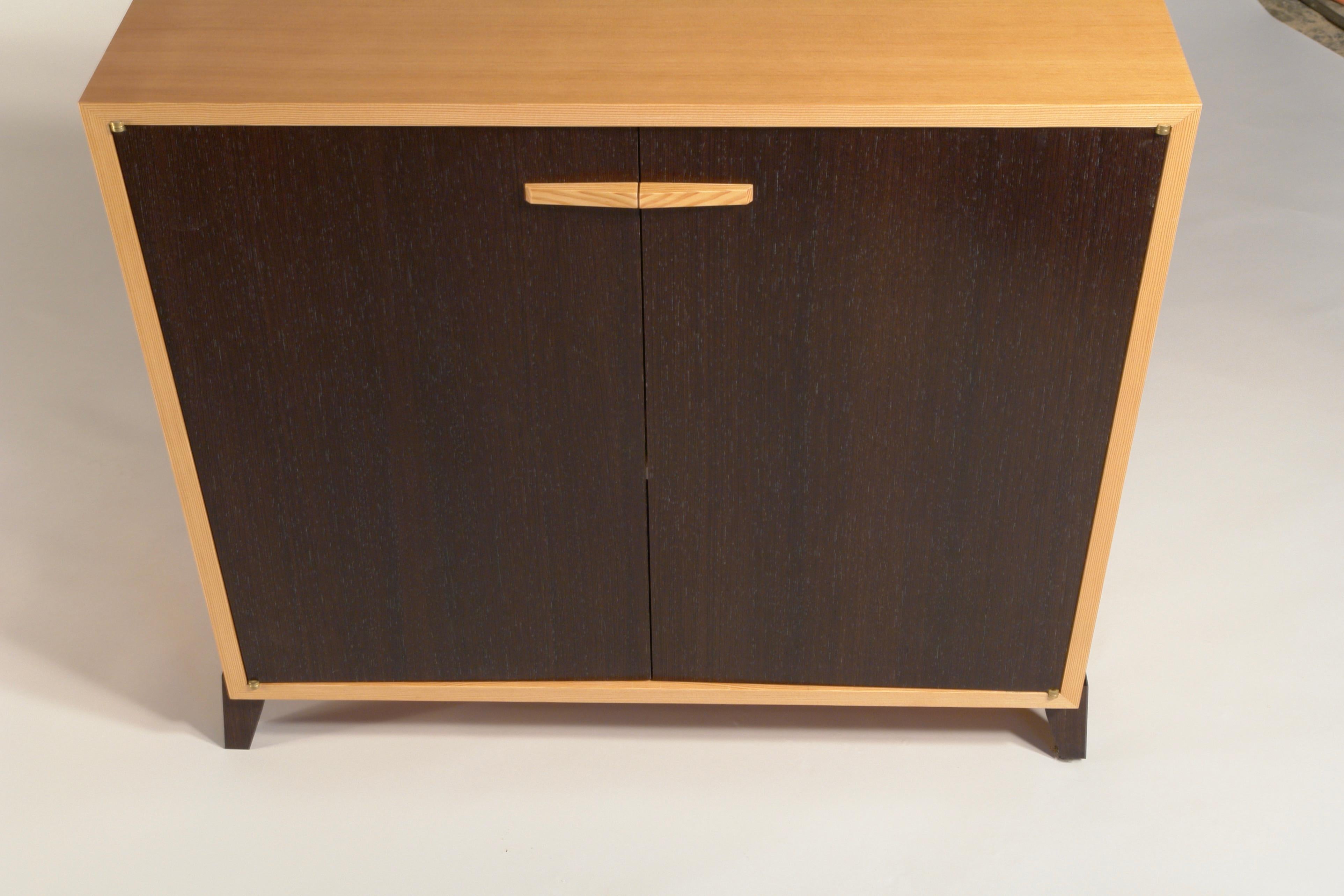 Moderne HJC Buffet en sapin et wengé en vente