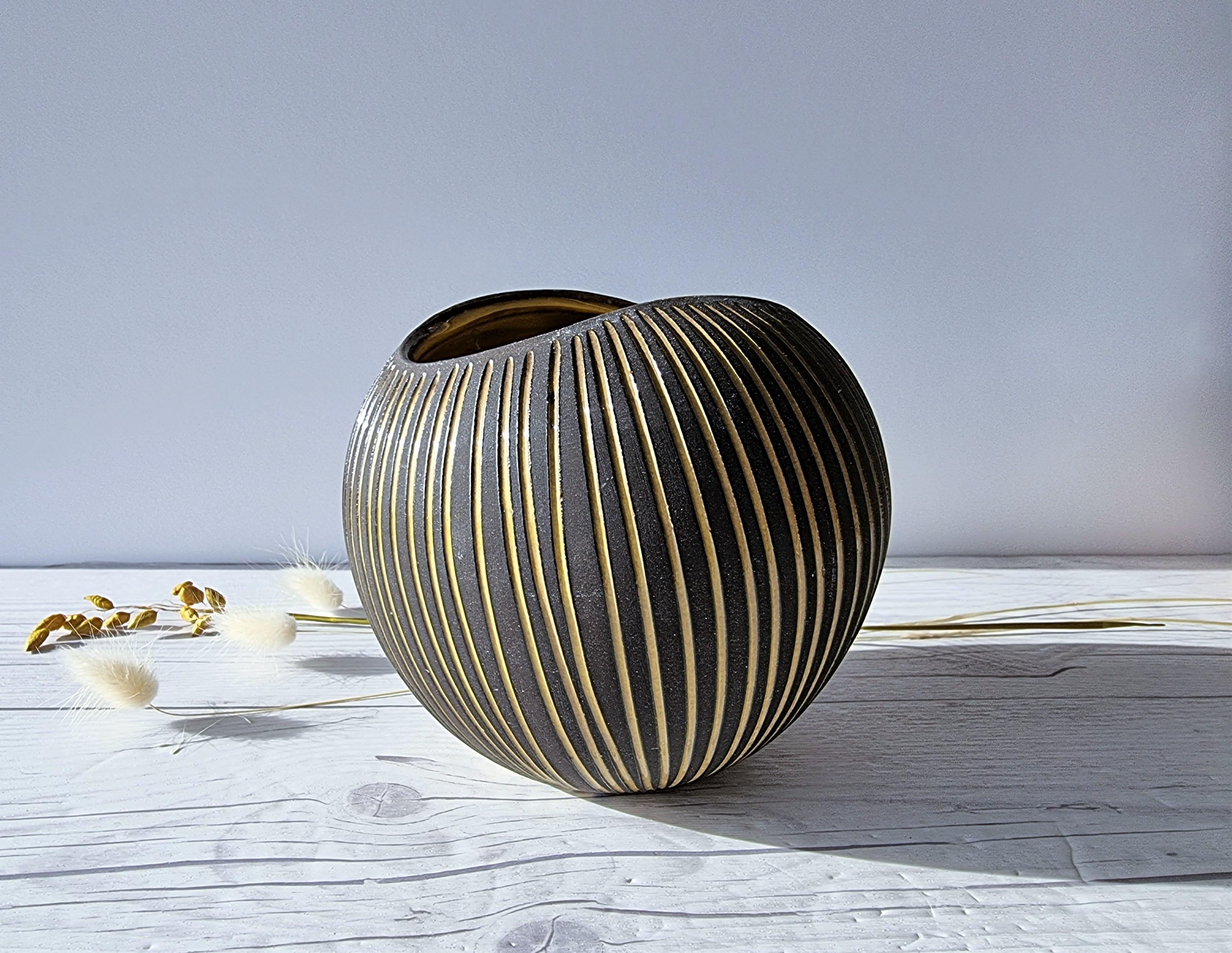 Mid-Century Modern Vase moderniste Hjordis Oldfors pour Upsala Ekeby, 1954 'Kokos' 'Coconut' Series en vente