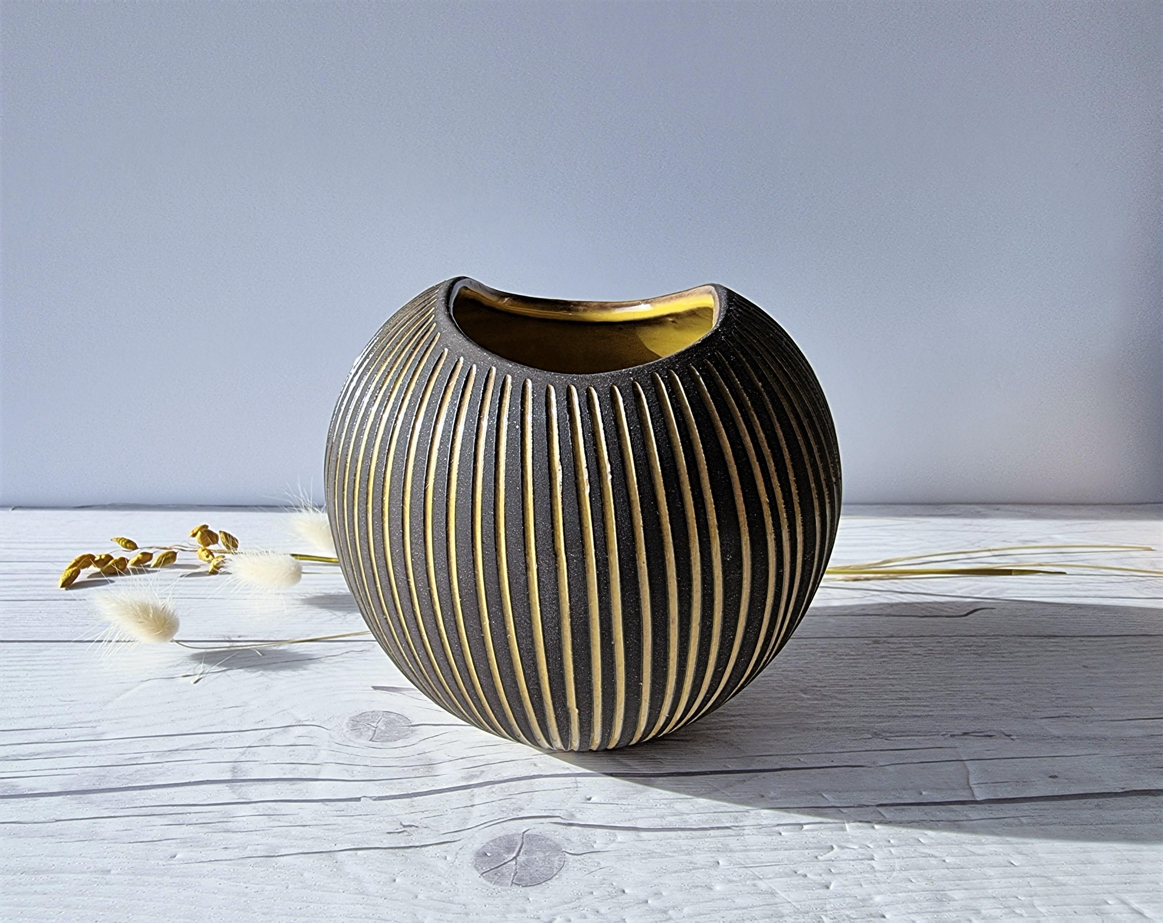 Vase moderniste Hjordis Oldfors pour Upsala Ekeby, 1954 'Kokos' 'Coconut' Series Bon état - En vente à Frome, GB
