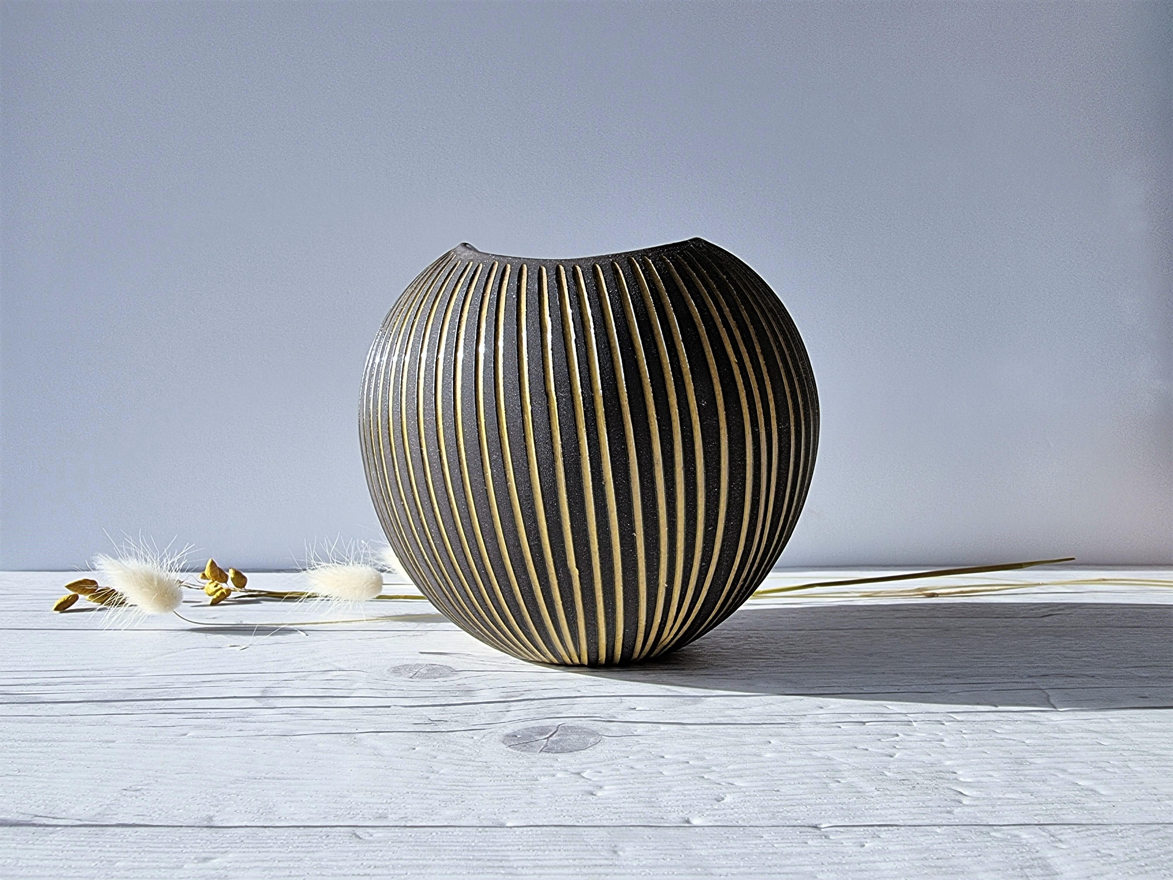 Vase moderniste Hjordis Oldfors pour Upsala Ekeby, 1954 'Kokos' 'Coconut' Series en vente 2