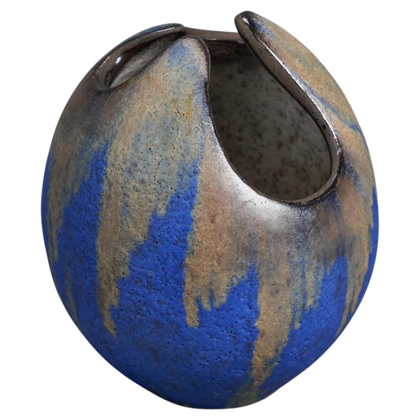 Hjördis Oldfors, Vase, blau glasiertes Steingut, Schweden, 1960er Jahre