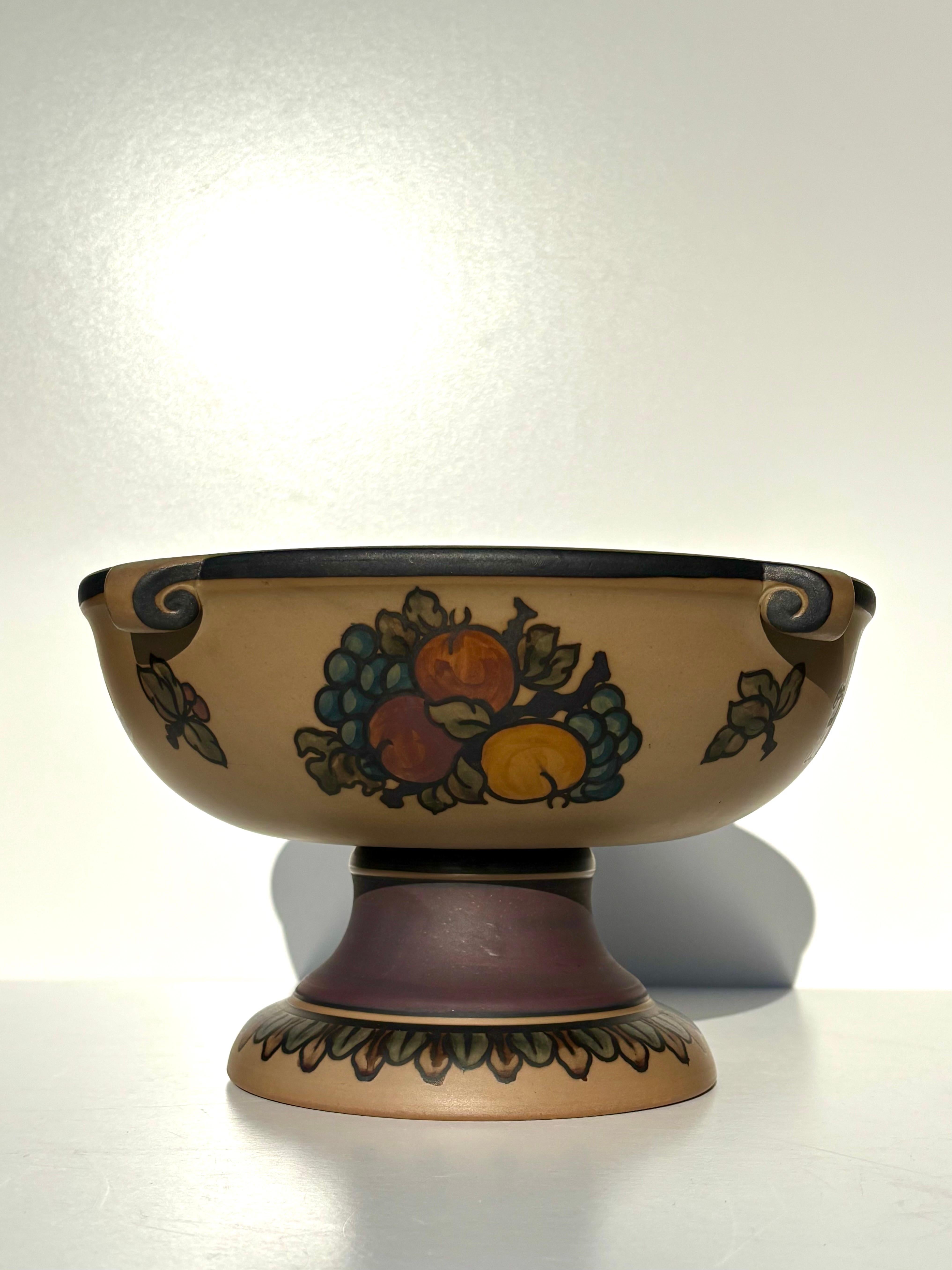 Hjorth Jugendstil-Sockelschale, 1940er Jahre im Zustand „Gut�“ im Angebot in Copenhagen, DK