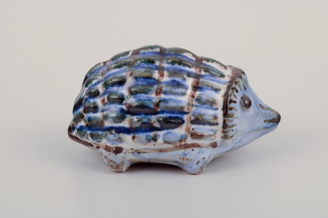 Hjorth, Bornholm. Baby-Igel in Steingut. Ca. 1960s. (Skandinavische Moderne)