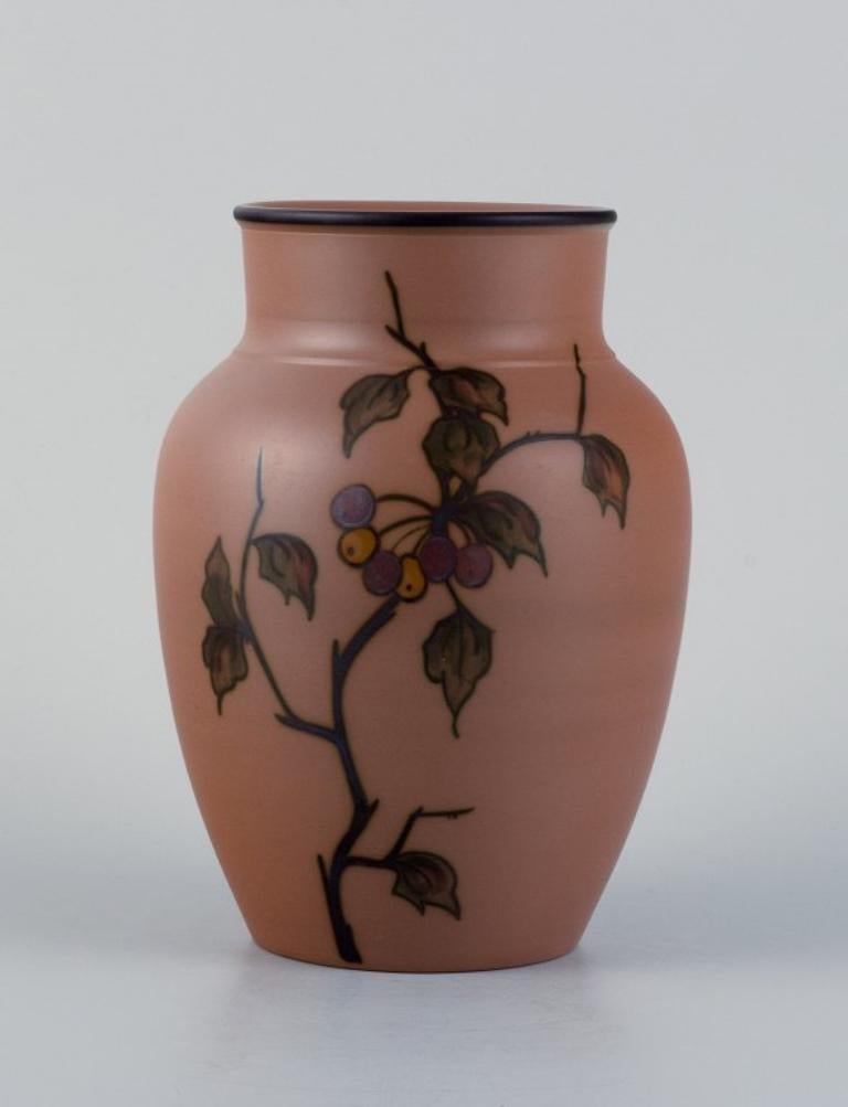 Hjorth Bornholm, Denmark.
Handmade ceramic vase decorated with a bird on a branch.
Signed.
Perfect condition
Mid-20th century.
Dimensions: H 18.2 x D 13.0 cm.