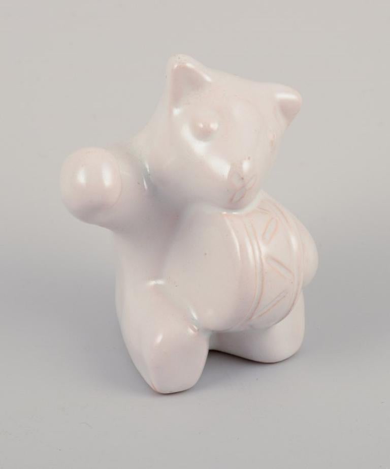 20th Century Hjorth, Bornholm. Five bear musicians in white glazed stoneware. For Sale