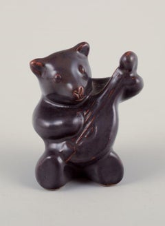 Hjorth, Bornholm. Three bear musicians in stoneware. Brown glaze.
