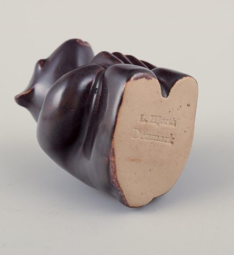 Hjorth, Bornholm. Three bear musicians in stoneware. Brown glaze. In Excellent Condition For Sale In Copenhagen, DK