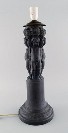 Grande lampe en terre cuite noire décorée de putti, Hjorth, Danemark