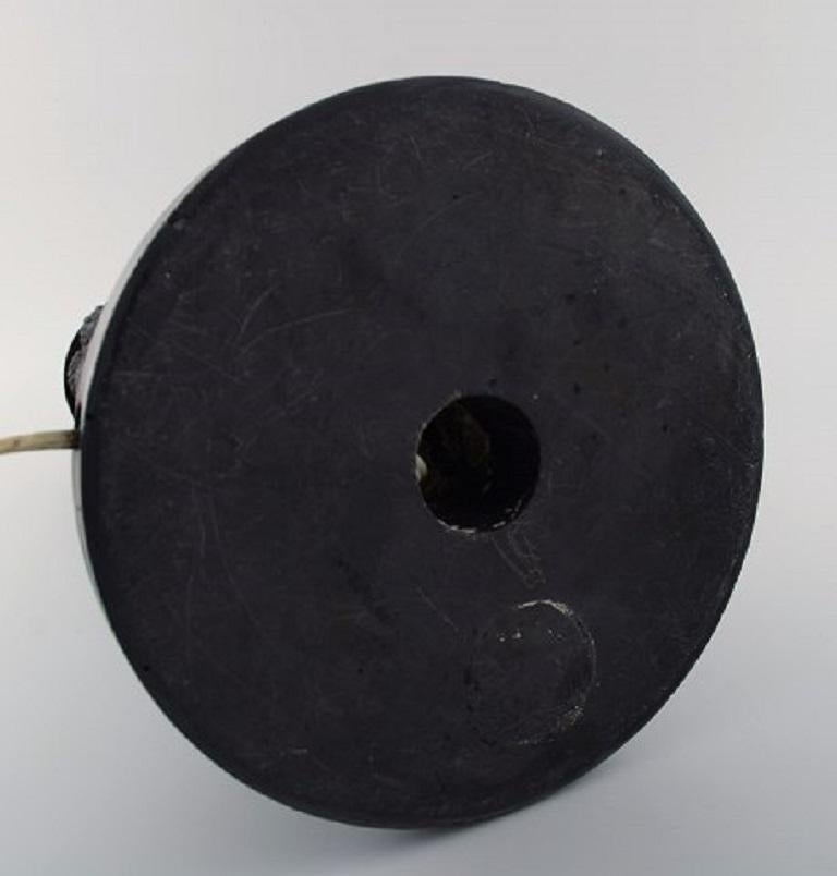 Grande lampe en terre cuite noire décorée de putti, Hjorth, Danemark en vente 1