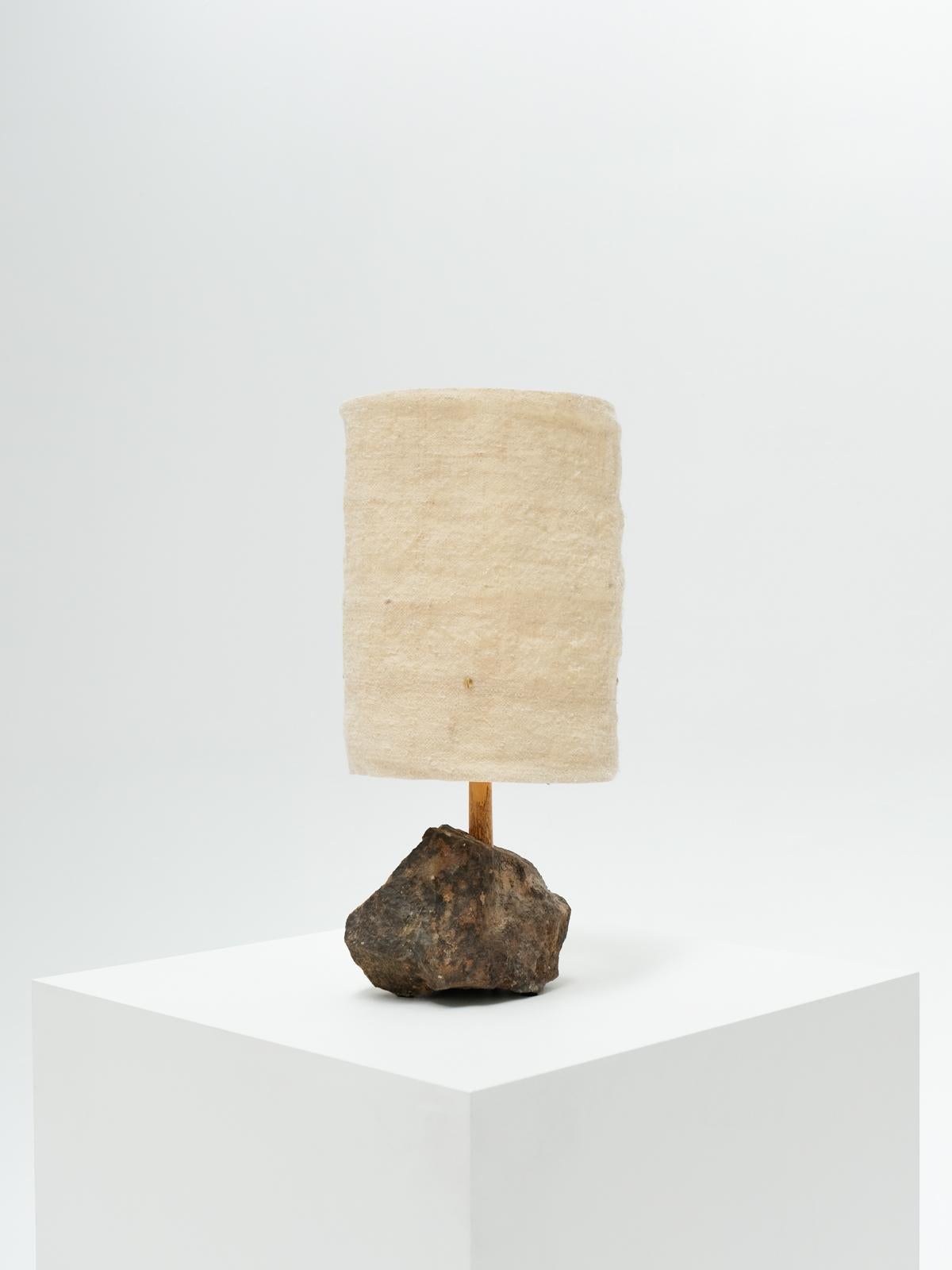 Hjra Table Lamp, Handspun and Handwoven wool lampshade, Made of Rock and Reed For Sale 7