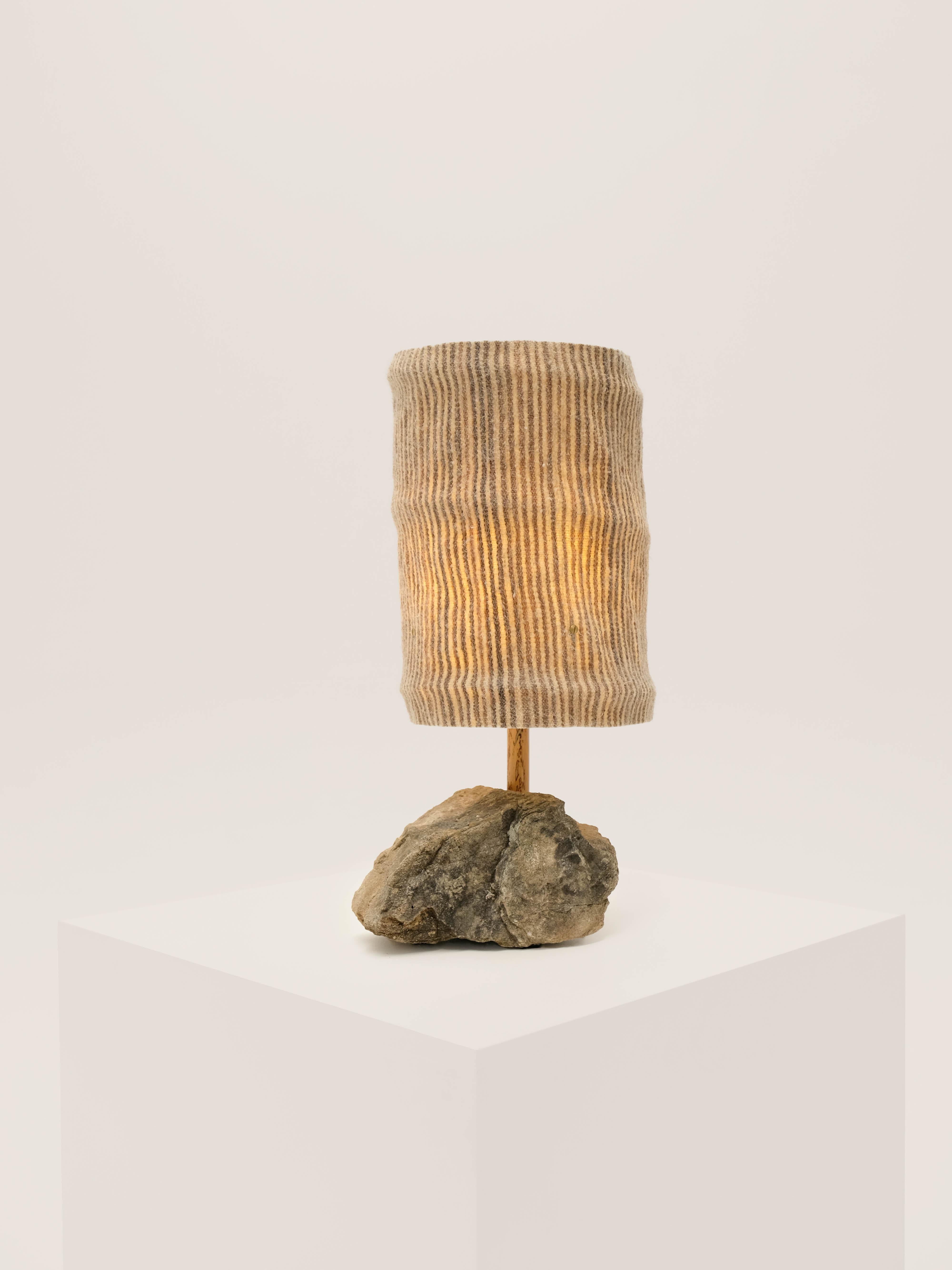 Hjra Table Lamp, Handspun and Handwoven wool lampshade, Made of Rock and Reed For Sale 2