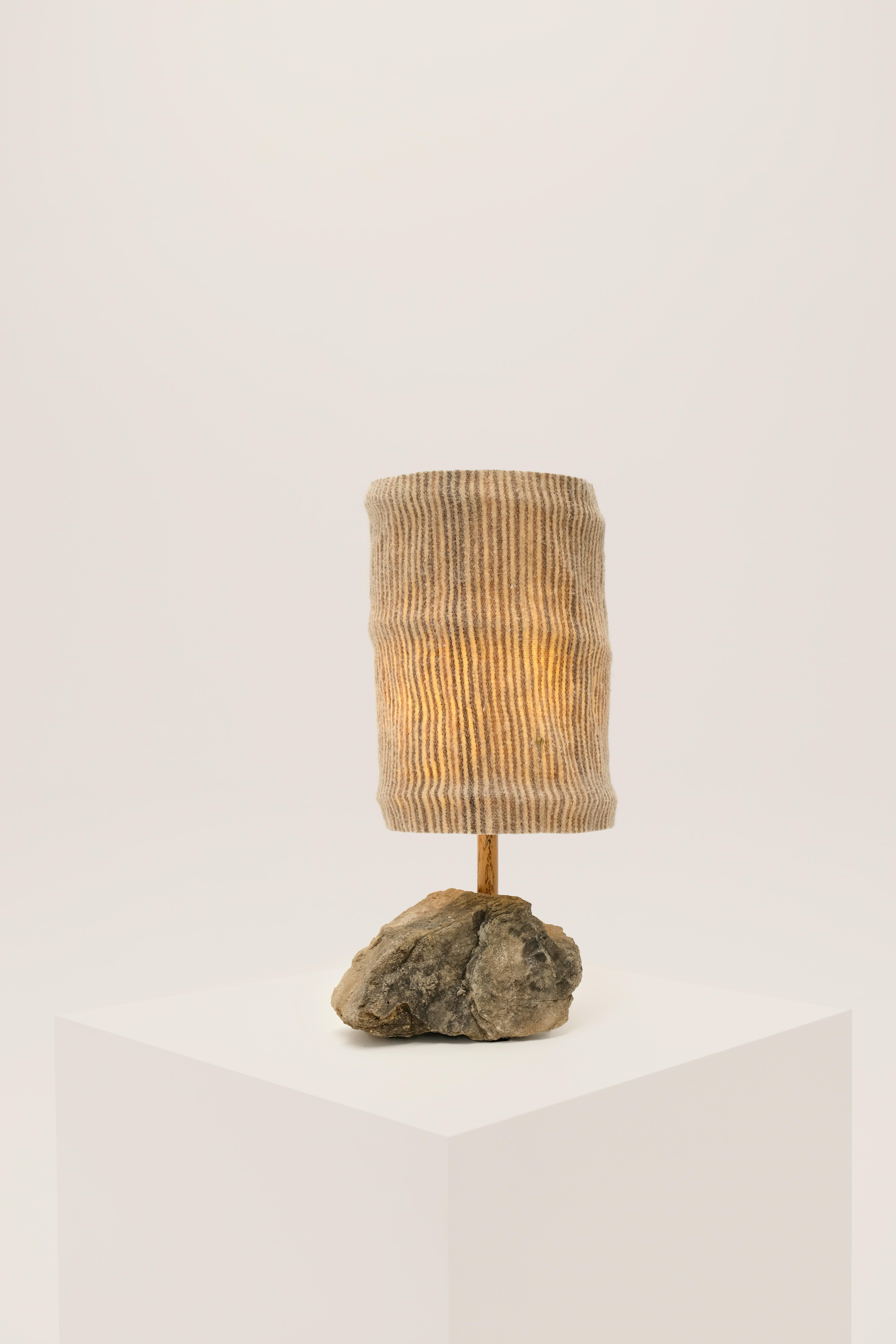 Hjra Table Lamp, Handspun and Handwoven wool lampshade, Made of Rock and Reed For Sale 10