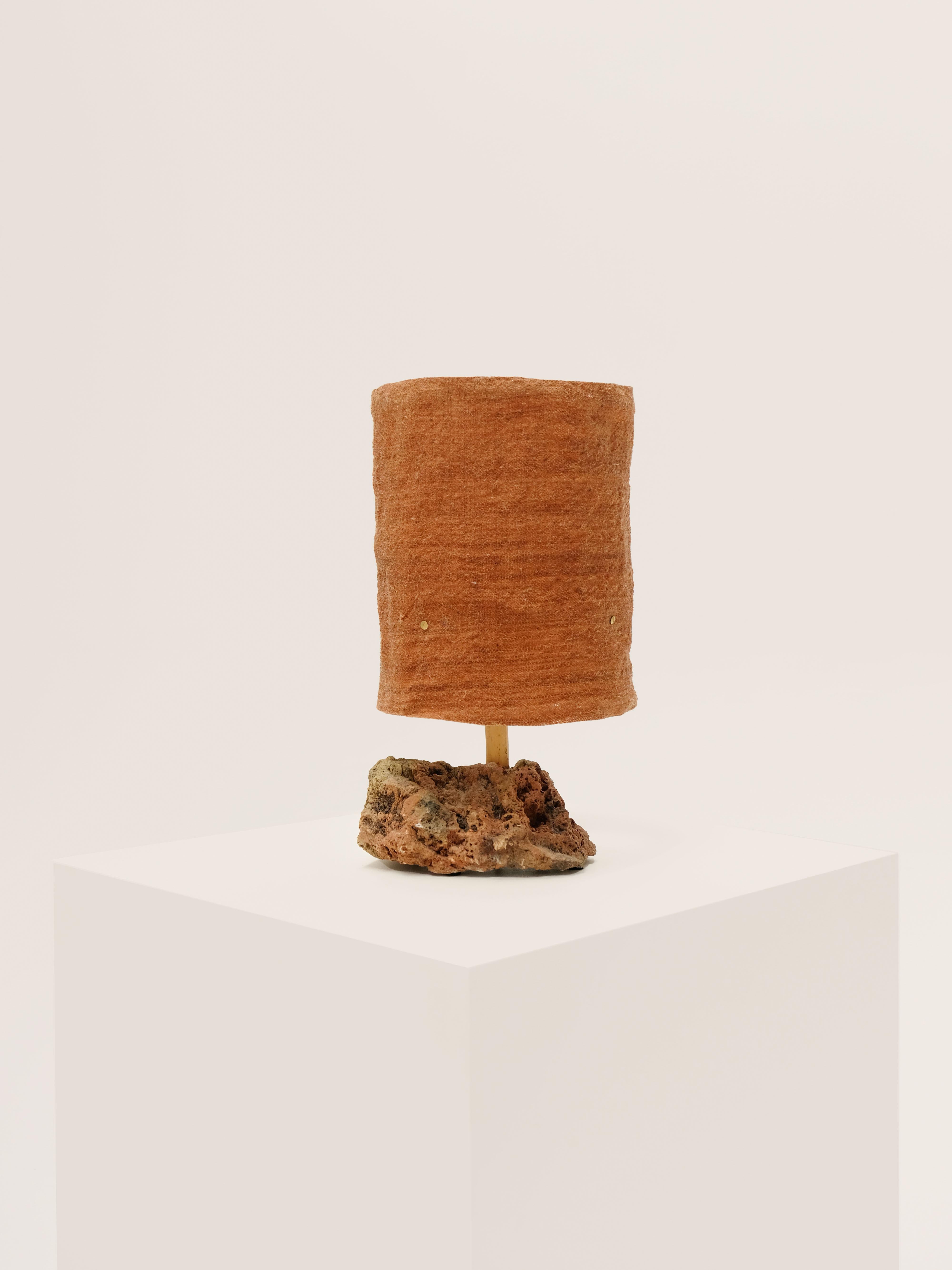 - Handspun and handwoven white lampshade 
- made of 100% Siroua wool, an endangered sheep living in a volcanic massif with very long wool fibers, located less than 100 km from the weavers' village
- the lampshade is made in the Anti-Atlas region by