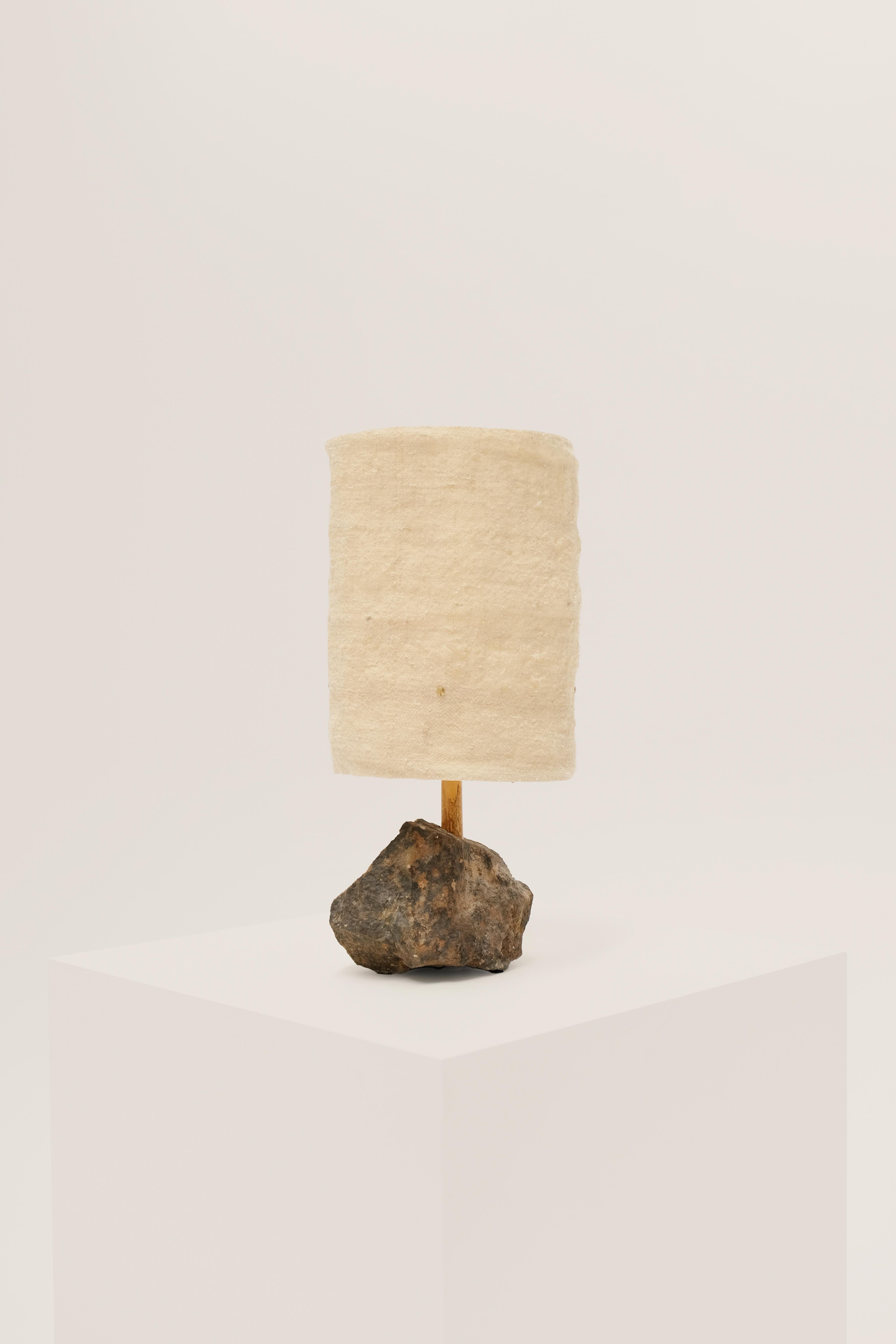 Hjra Table Lamp, Handspun and Handwoven wool lampshade, Made of Rock and Reed For Sale 10