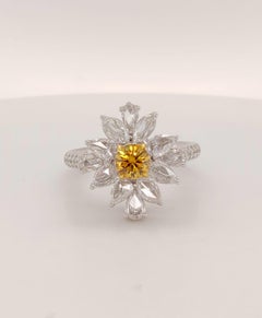 HJRNG137 – Ring mit einem natürlichen, ausgefallenen, leuchtend orange-gelben, GIA-zertifizierten Diamanten in 18 Karat