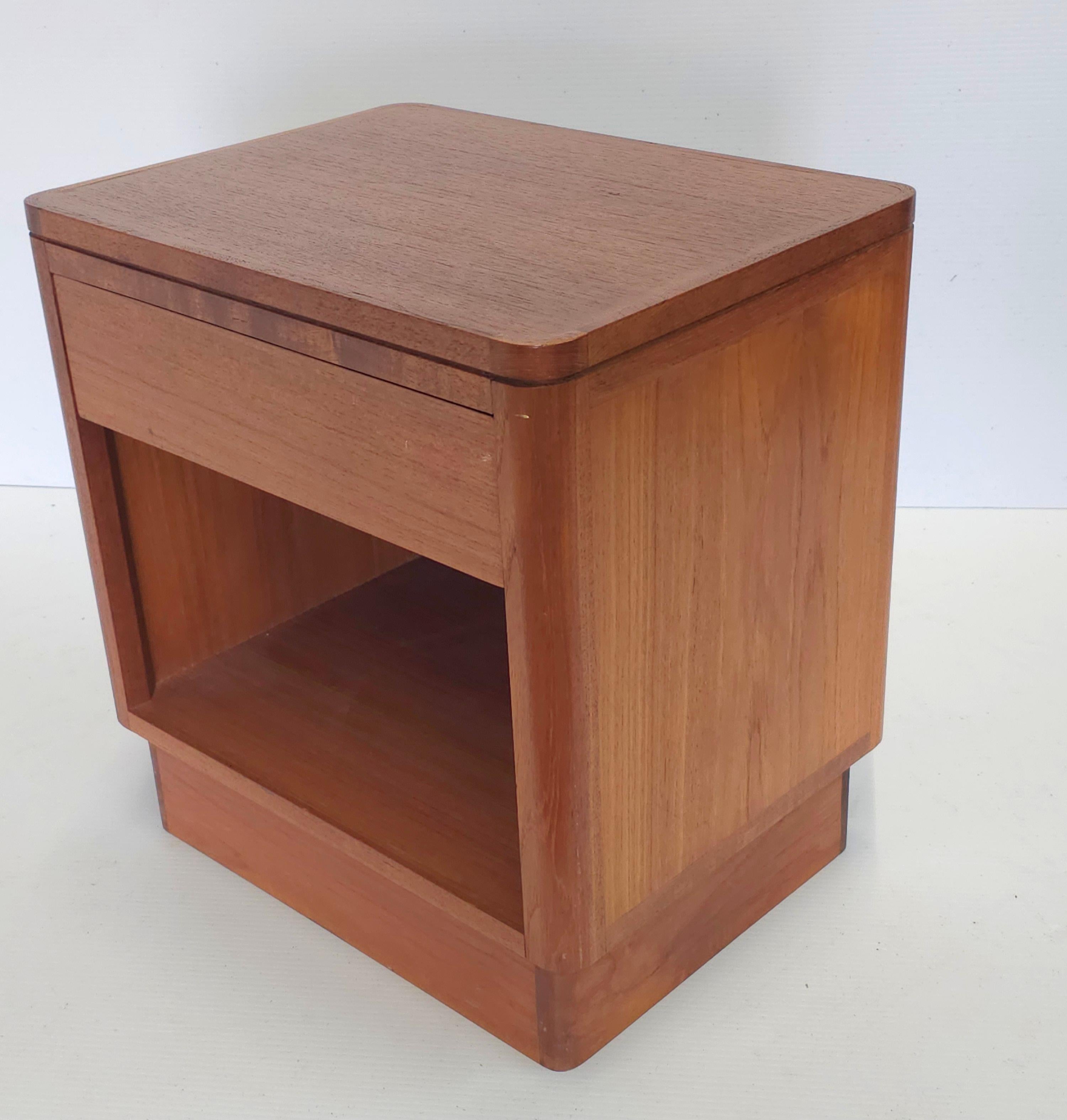 20th Century HK Teakworks Scandinavian Modern Style Solid Teak Bedside Table For Sale