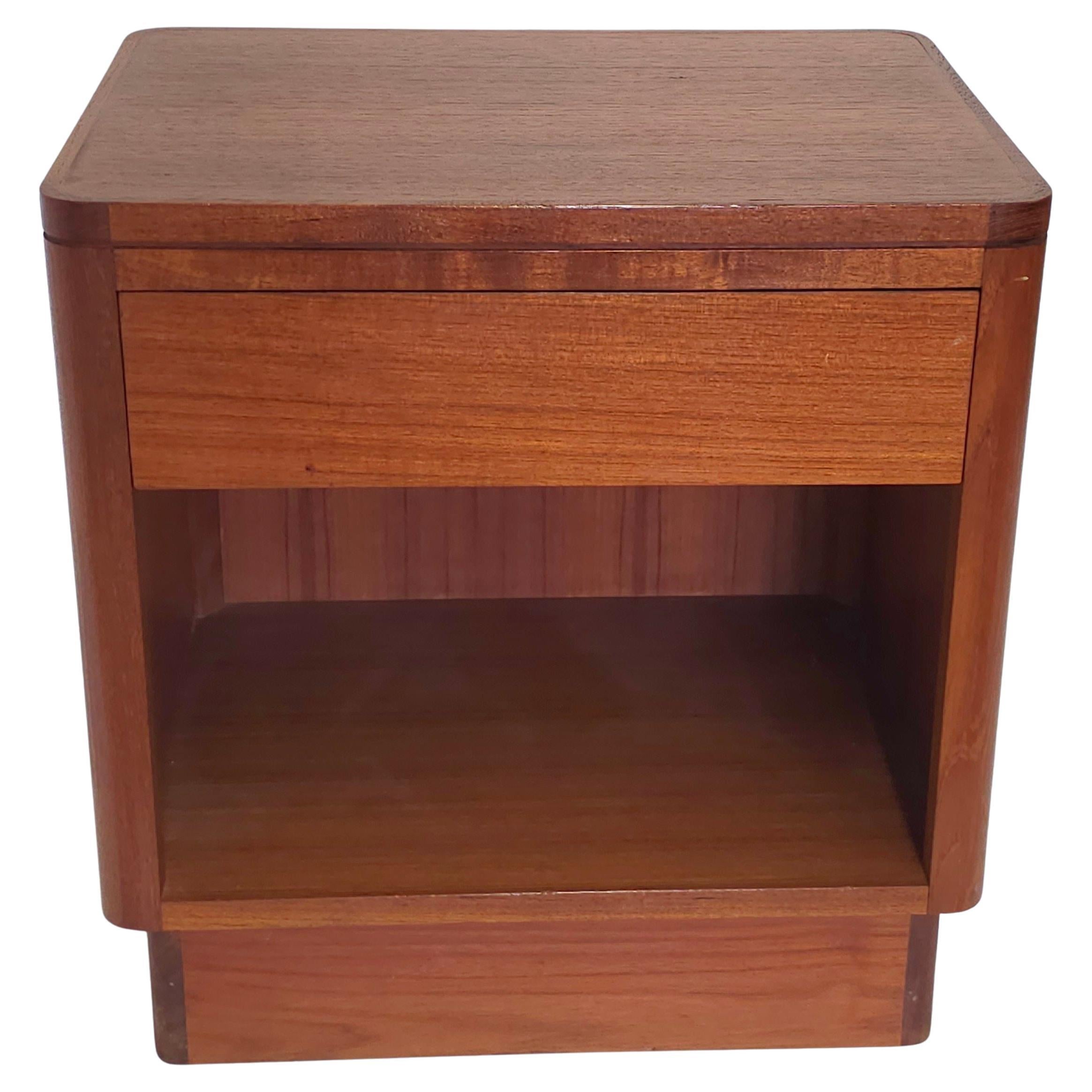HK Teakworks Scandinavian Modern Style Solid Teak Bedside Table For Sale