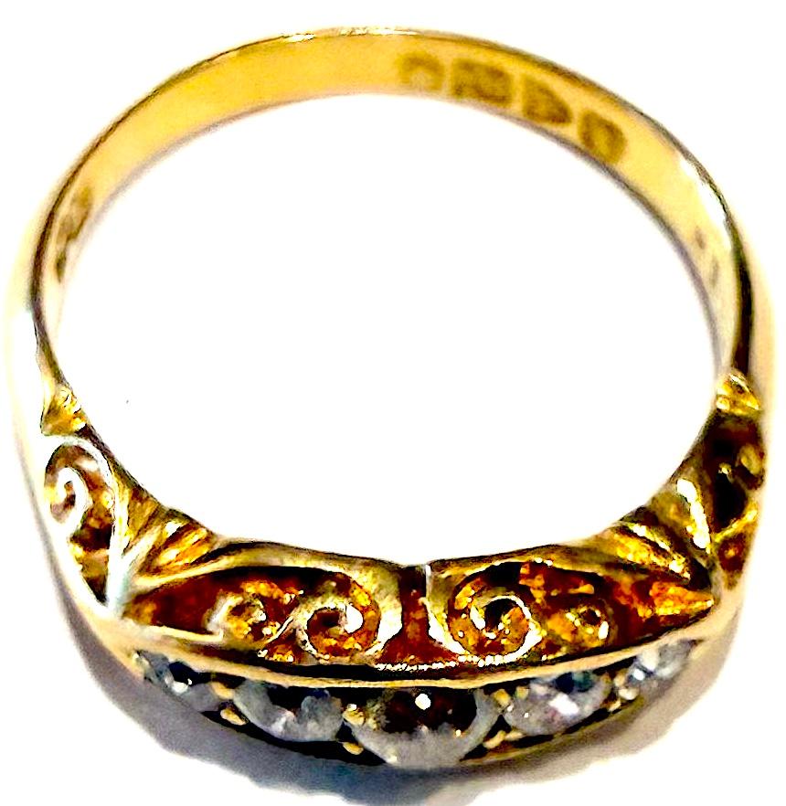 HM 1905 Chester 18K Fünfstein-Diamantring mit Kissenschliff im Kissenschliff 4.2 g im Zustand „Hervorragend“ im Angebot in Baltimore, MD
