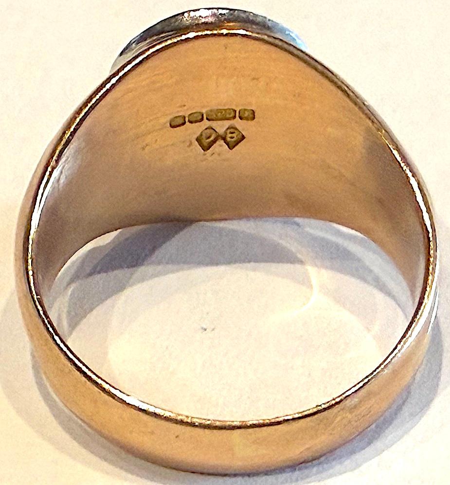 HM 1989 18K and Platinum Signet Ring of Armoured Arm Grasping Sword For Sale 3