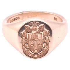 HM Edinburg 2007 9K Signet Ring for Perrott family with Motto  "Amo Ut Invenio"