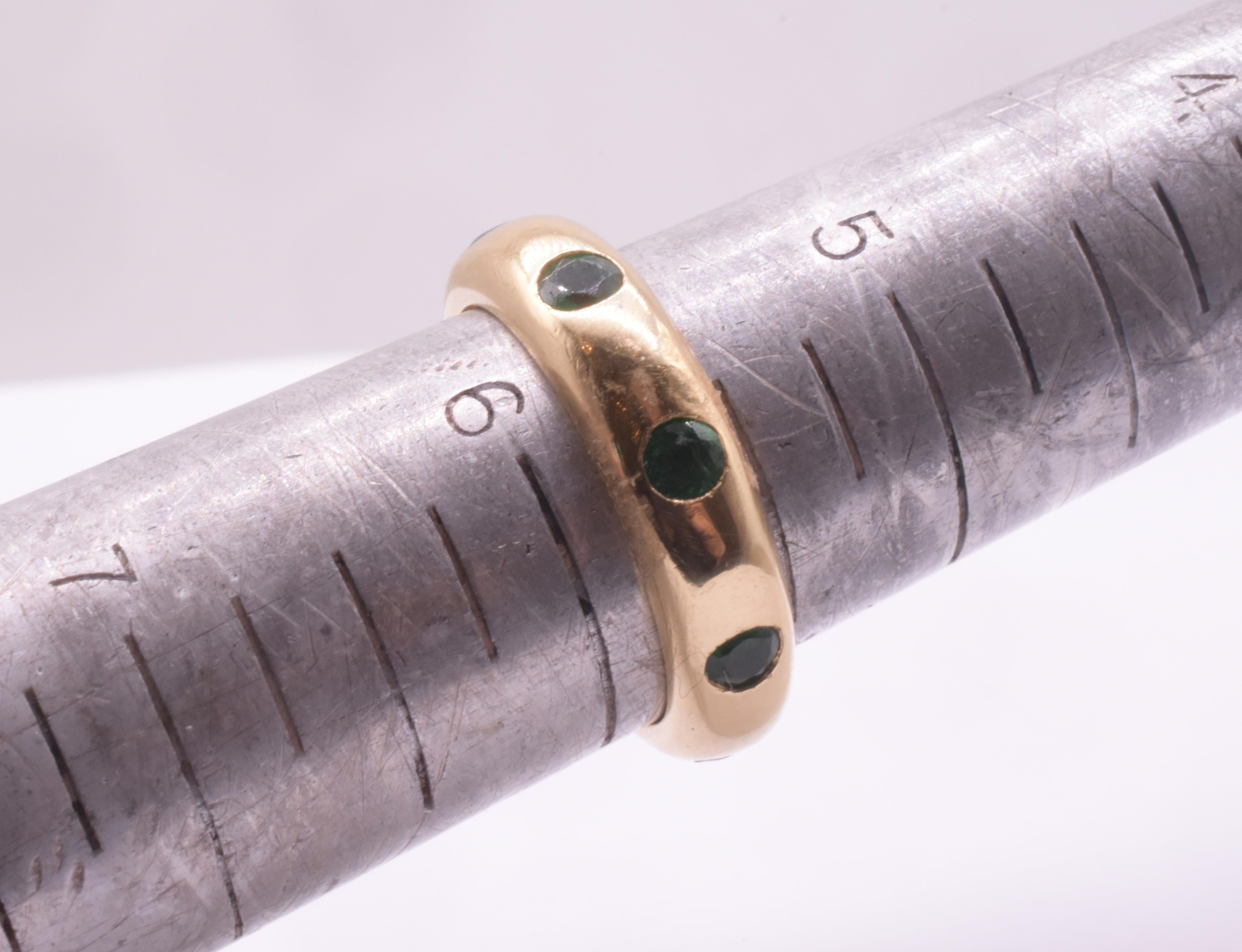 HM LONDON 1993 Anello in oro Theo Fennell con smeraldo incastonato 18 carati in vendita 2