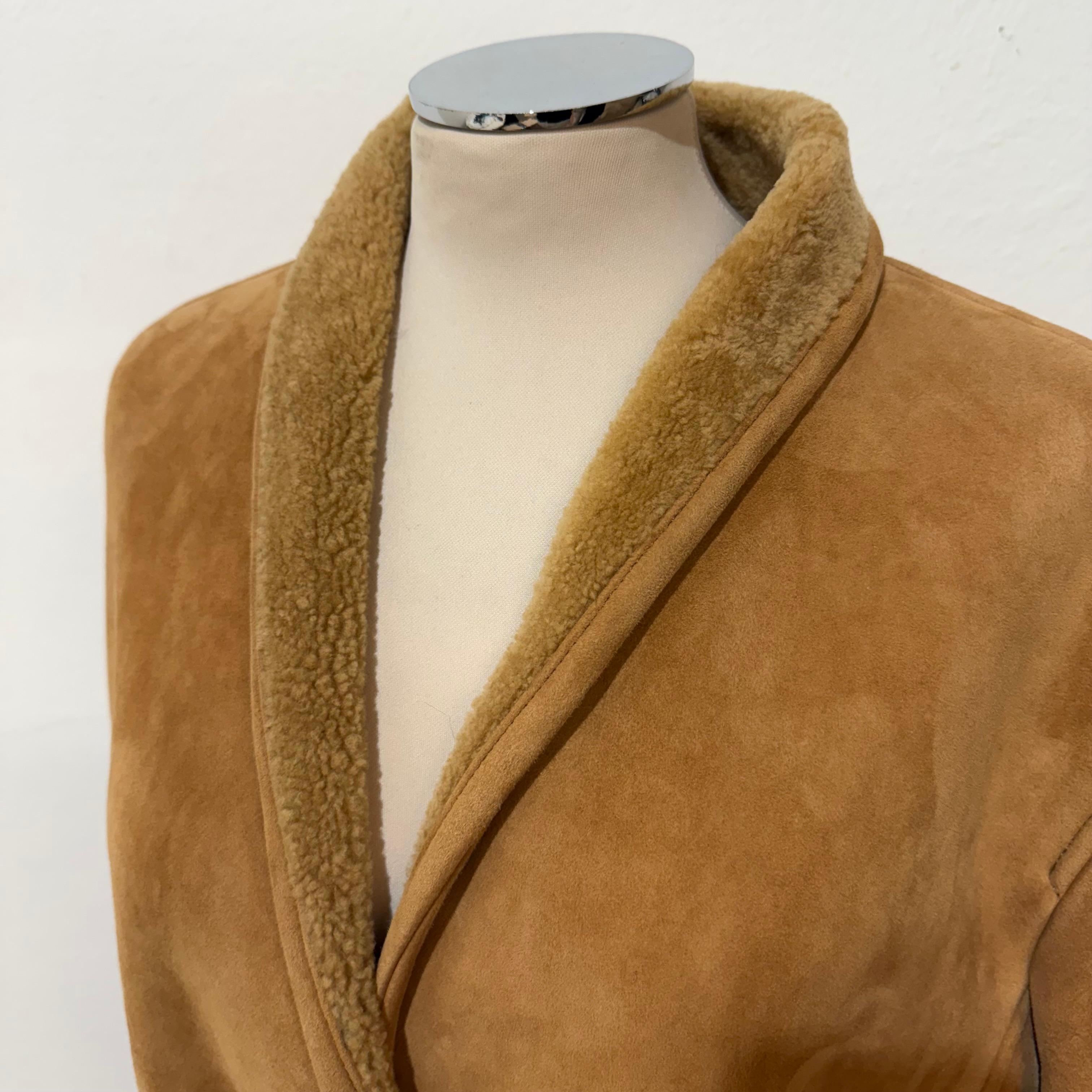 Marron Hmn 23 Italian Camel Sheepskin Reversible Coat IT 40 en vente