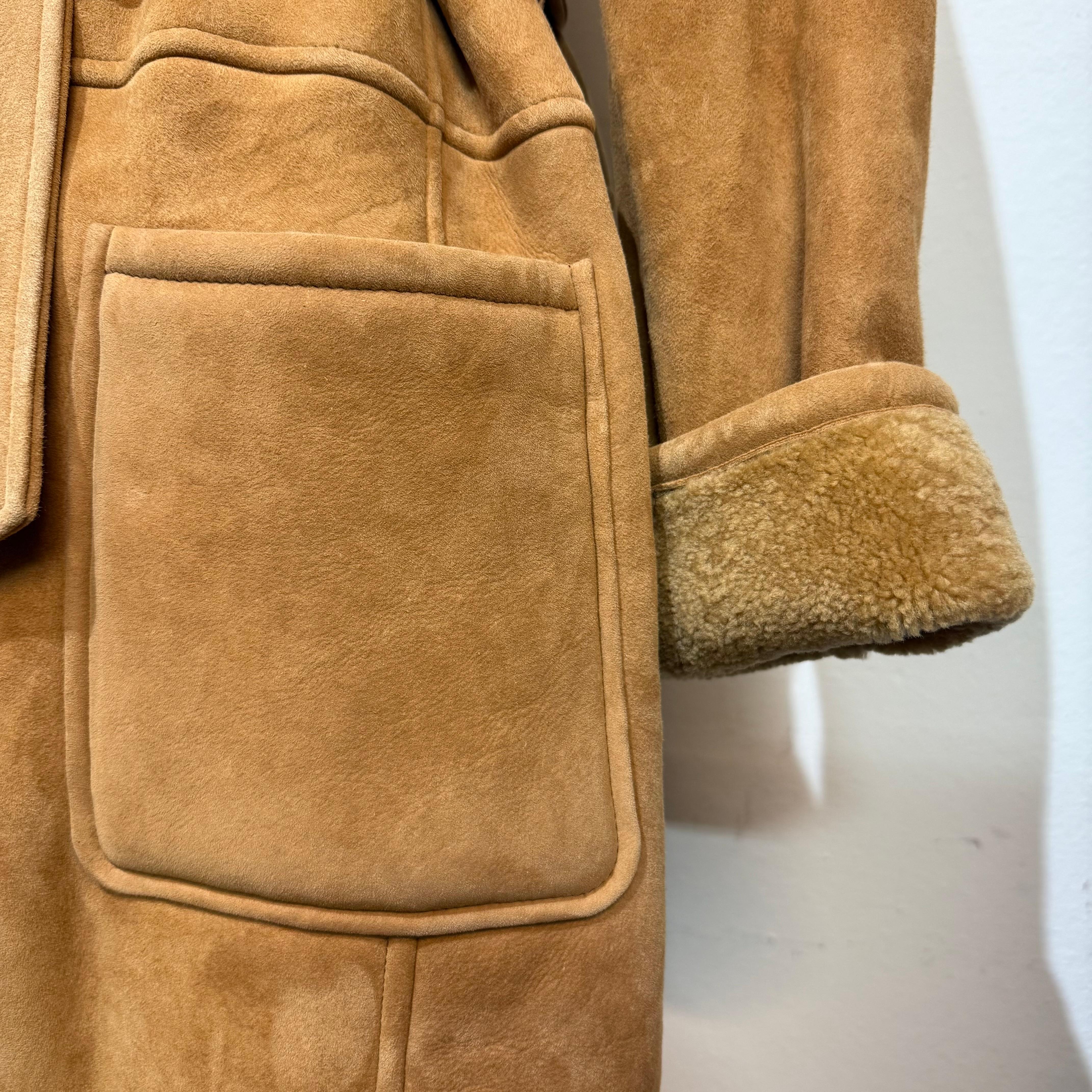 Hmn 23 Italian Camel Sheepskin Reversible Coat IT 40 en vente 1