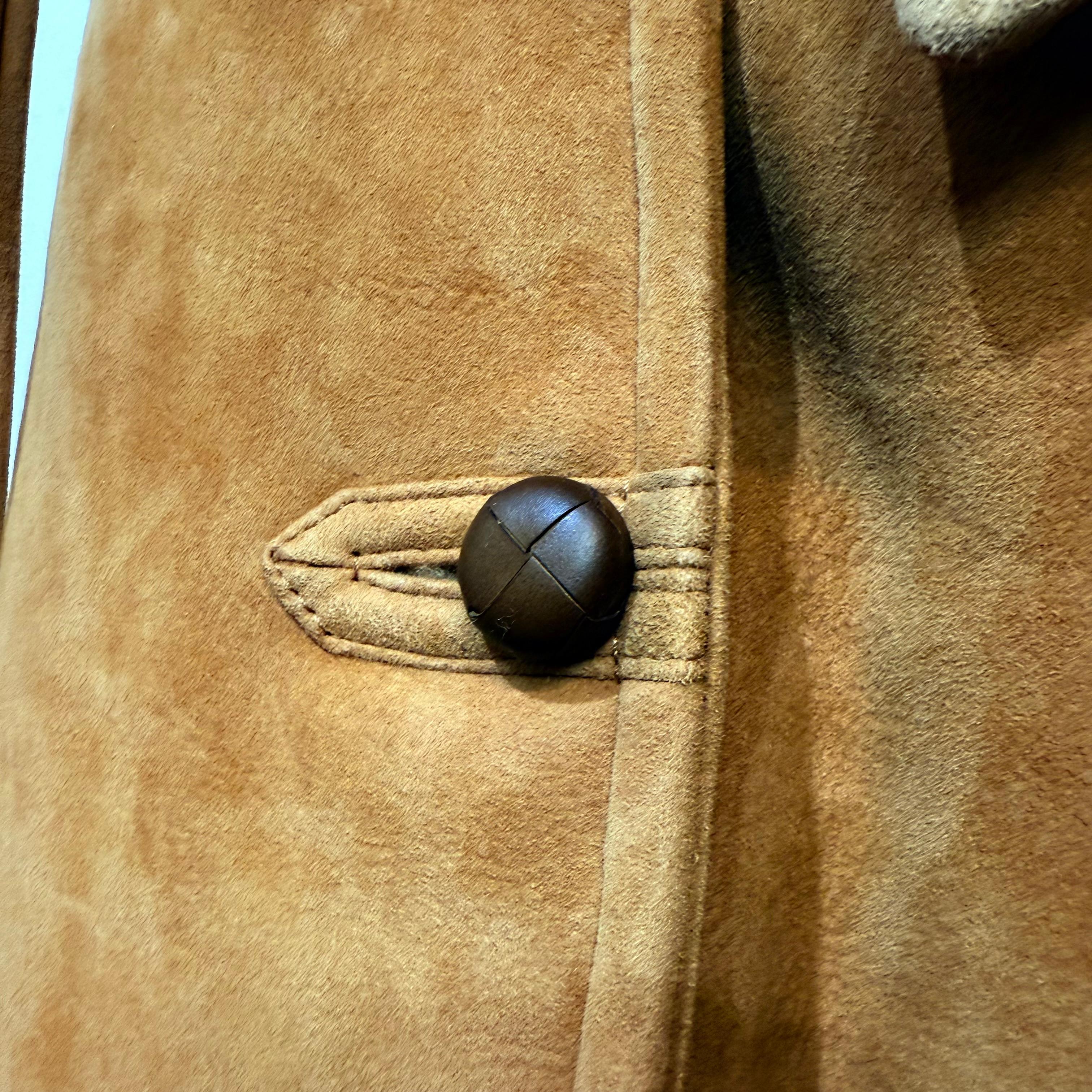 Hmn 23 Italian Camel Sheepskin Reversible Coat IT 40 en vente 2