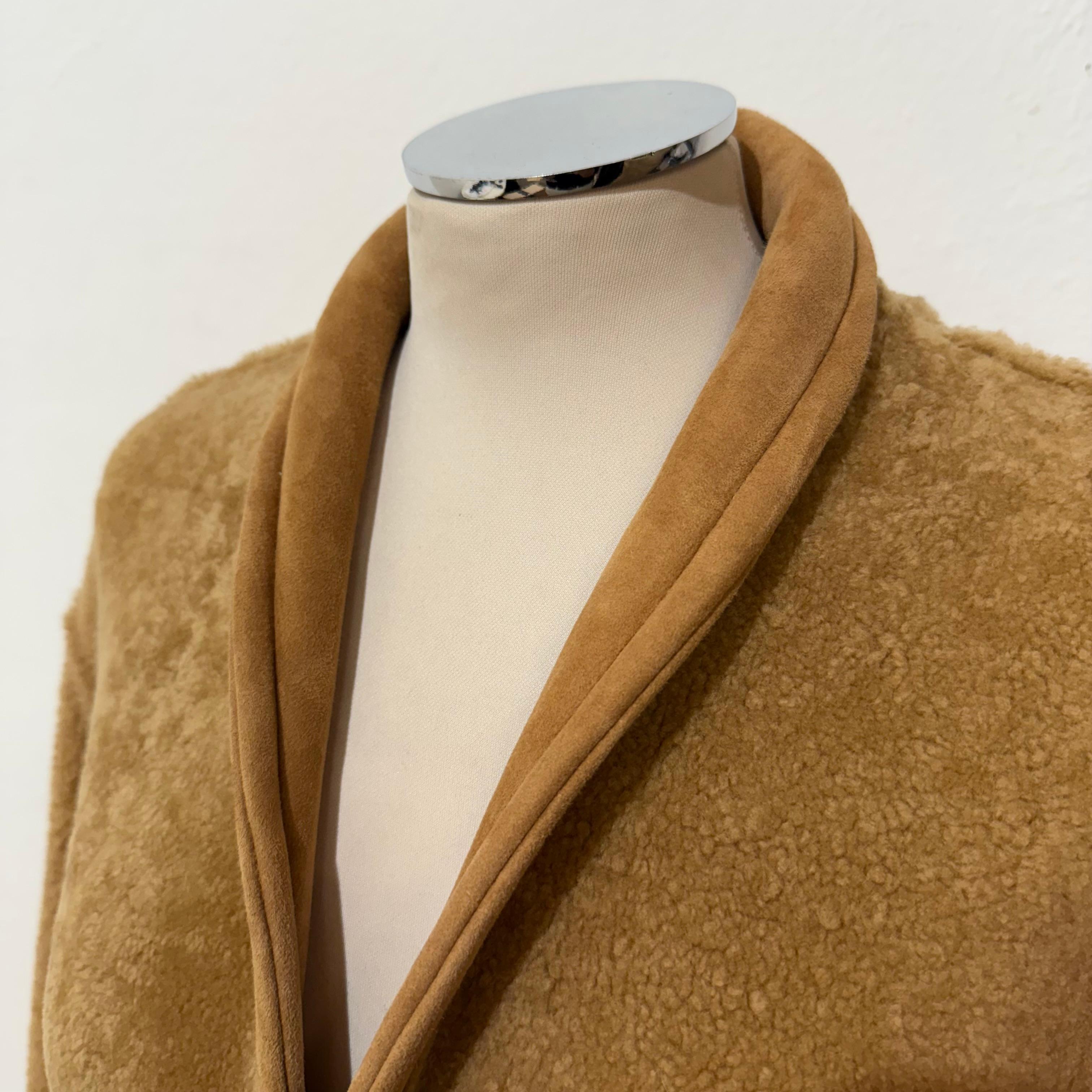 Hmn 23 Italian Camel Sheepskin Reversible Coat IT 40 en vente 5