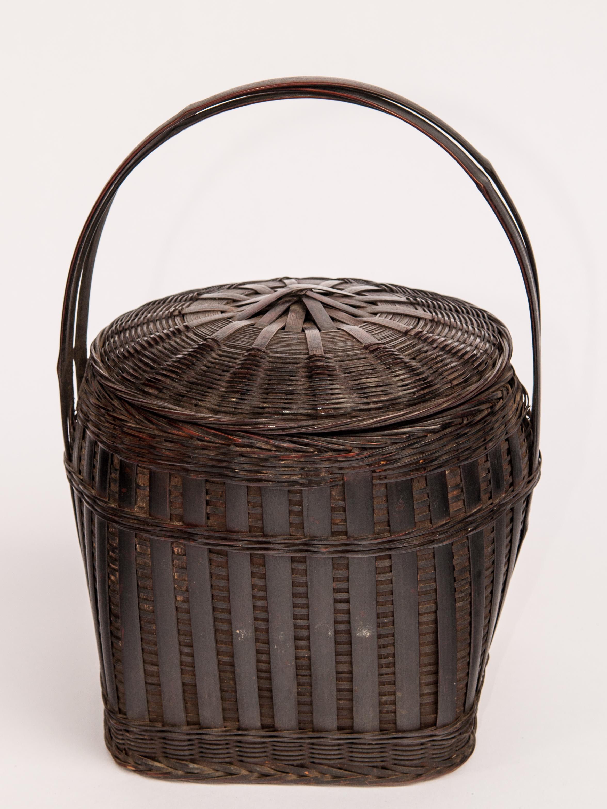 Hmong Storage Basket with Lid and Handle, Guizhou, China, Mid-20th Century 1