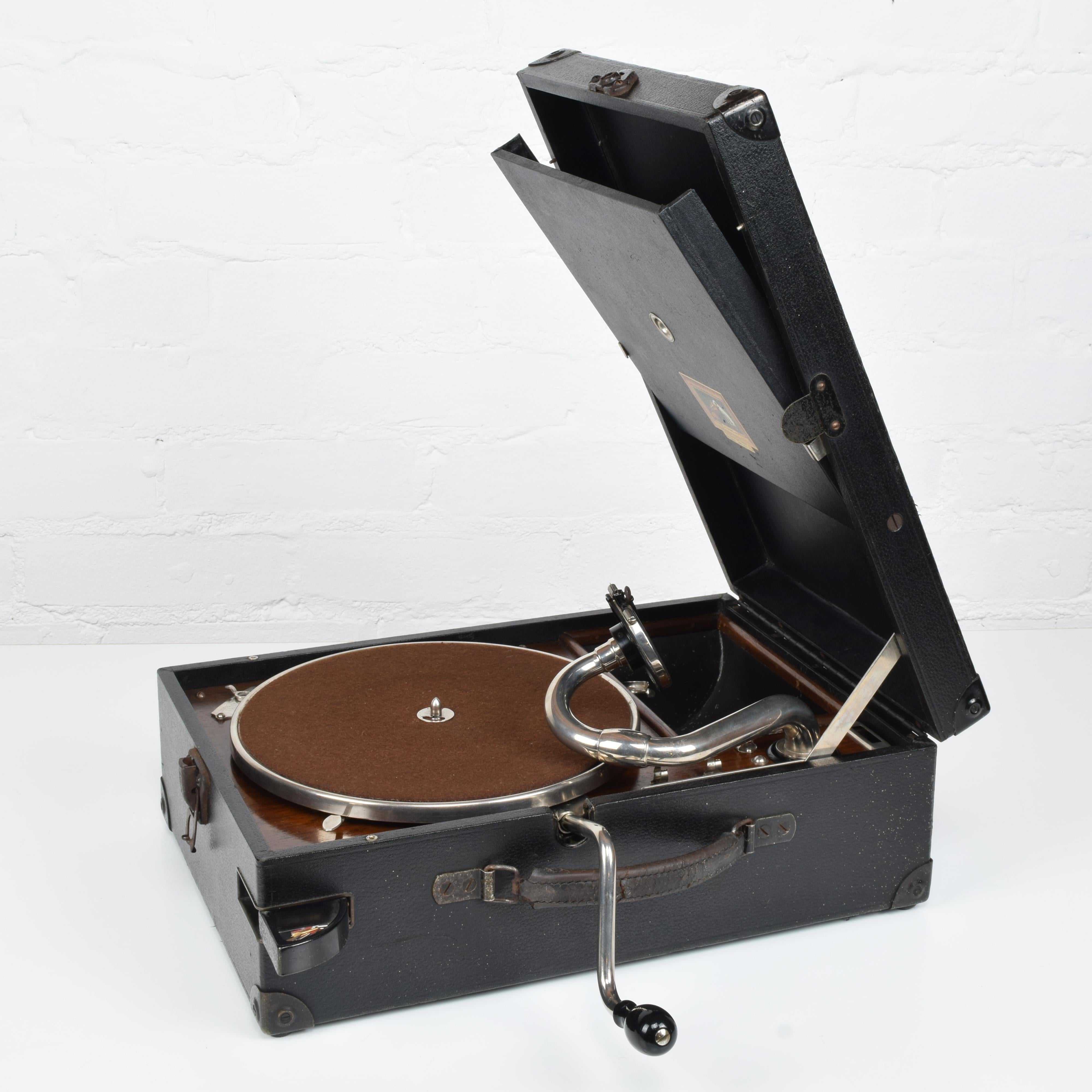 Early 20th Century HMV Portable Gramophone 101 with Accessories & Records, Super Working Phonograph
