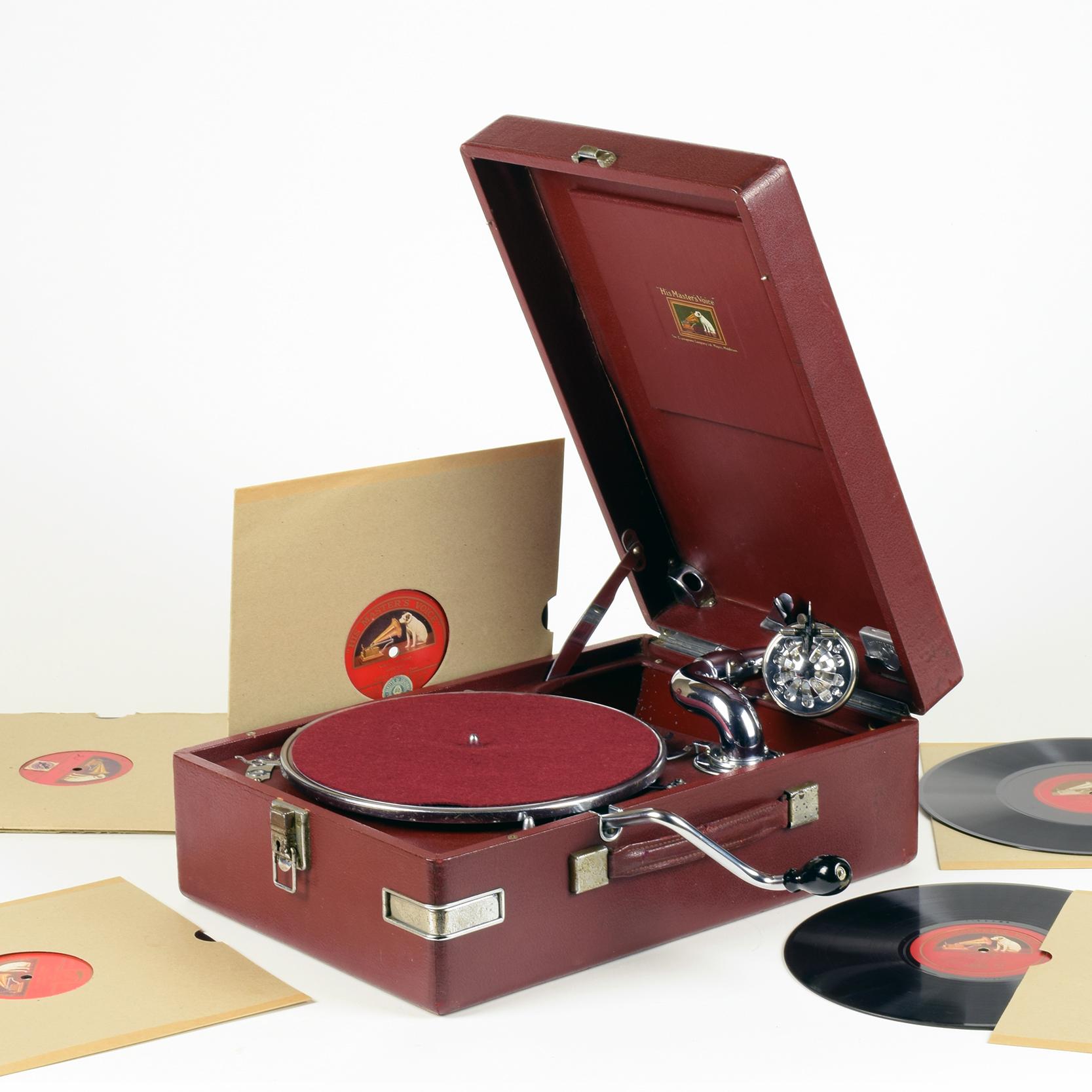 Mid-Century Modern Hmv Portable Gramophone 102, Super Condition. Incl. Set 6 Caruso Records