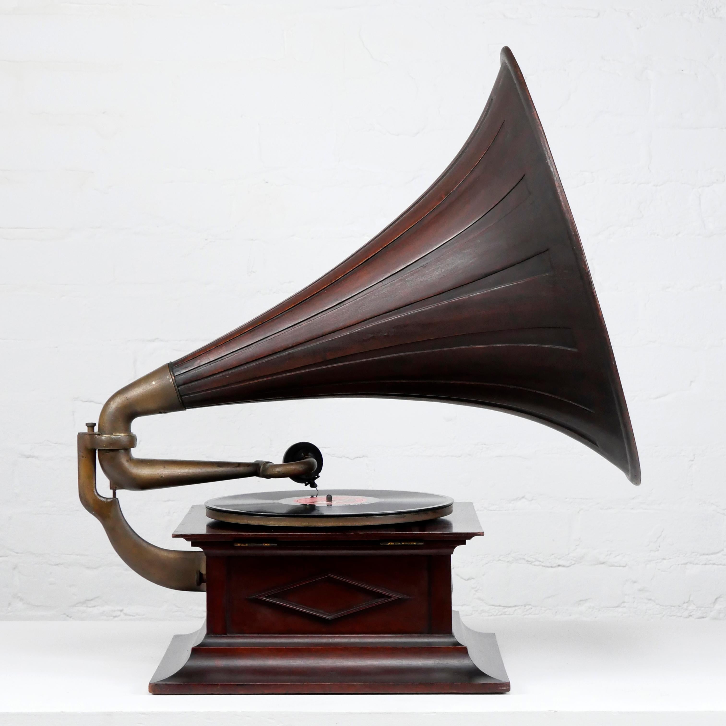 Metal HMV Senior Monarch horn gramophone, phonograph, c. 1911, wooden horn, superb!