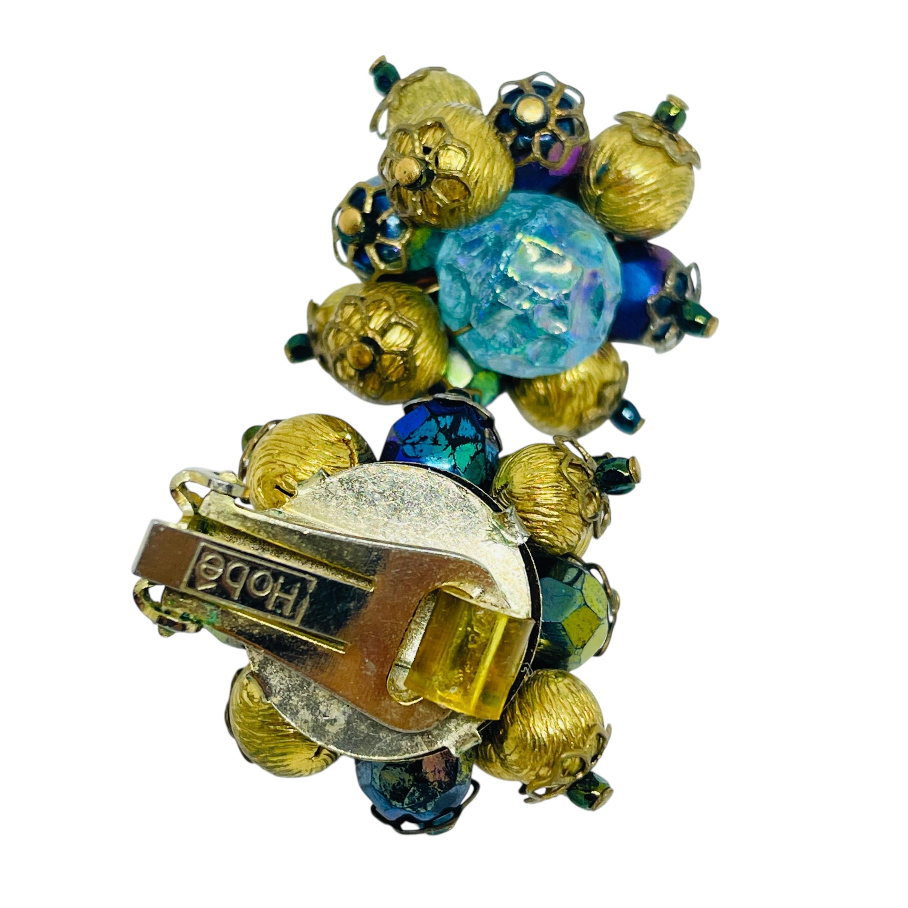 HOBE signed vintage gold tone beaded glass designer clip on earrings In Good Condition For Sale In Palos Hills, IL