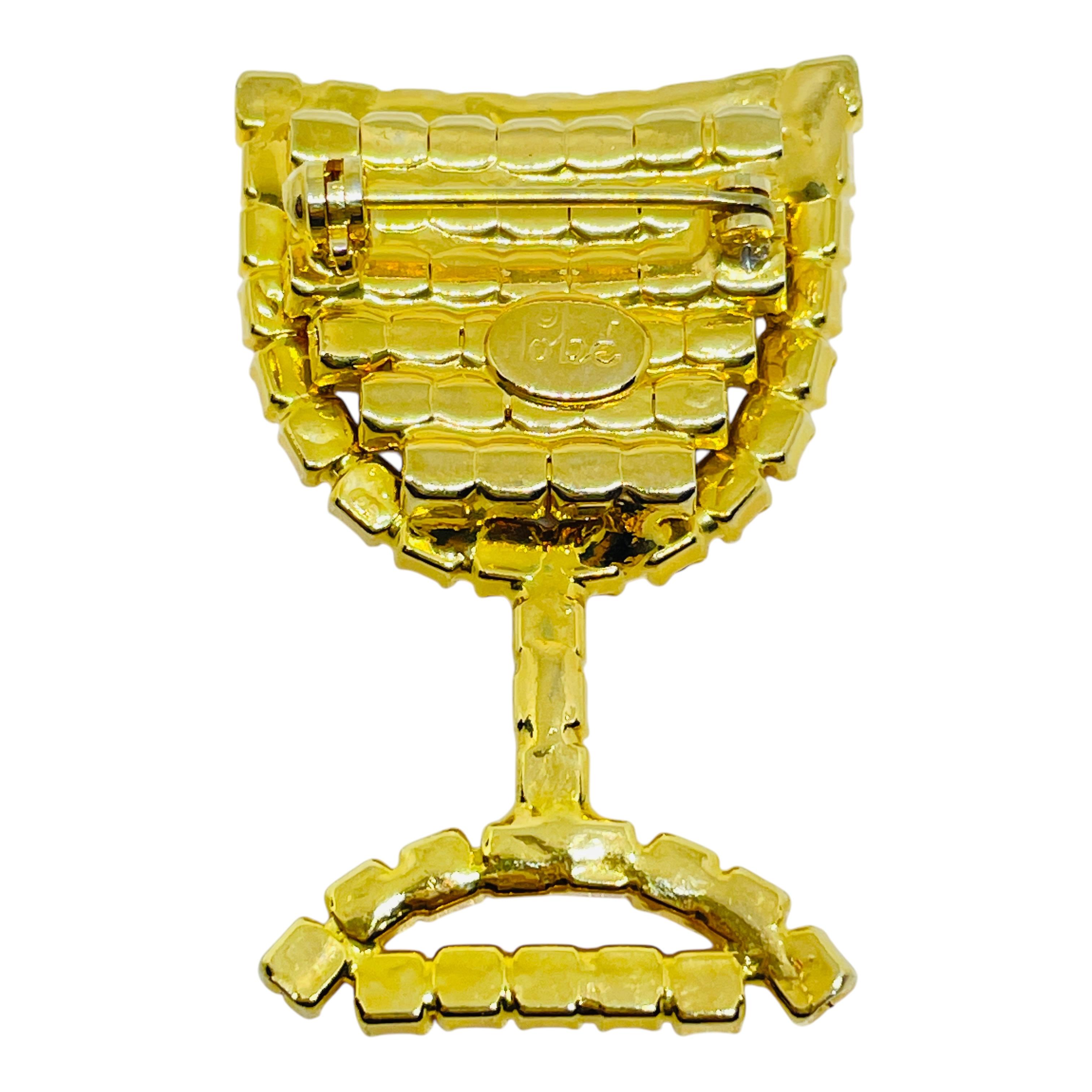 Spilla firmata HOBE, vintage, in vetro di vino con strass, tono oro, di design In condizioni buone in vendita a Palos Hills, IL