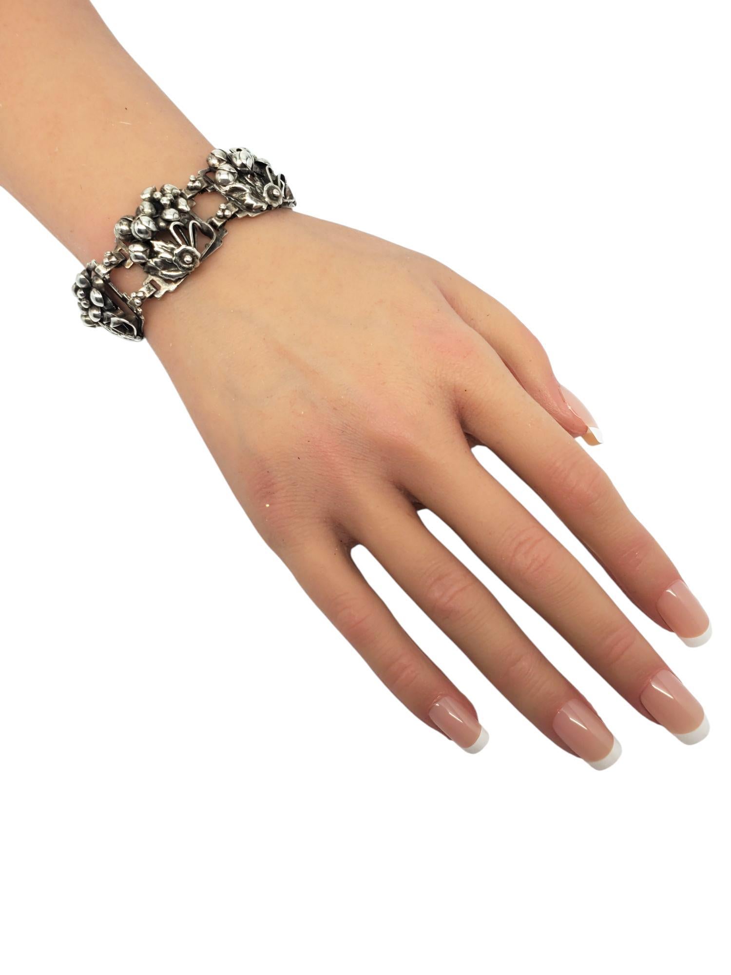 A Silver Link Bracelet avec panneau floral #21543 en vente 6