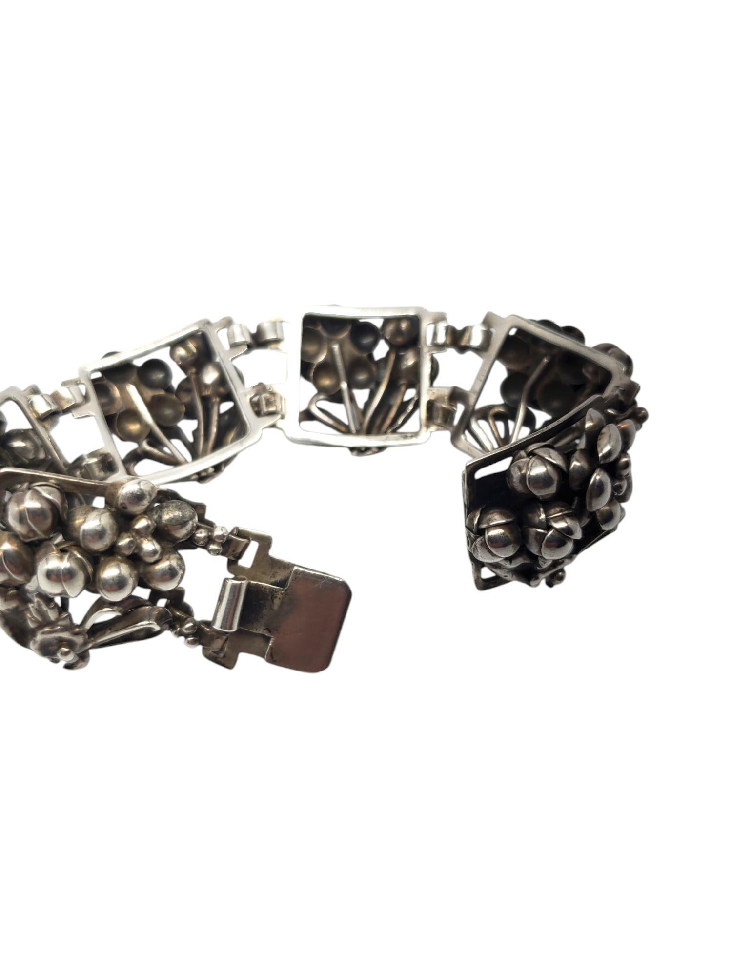 A Silver Link Bracelet avec panneau floral #21543 en vente 3