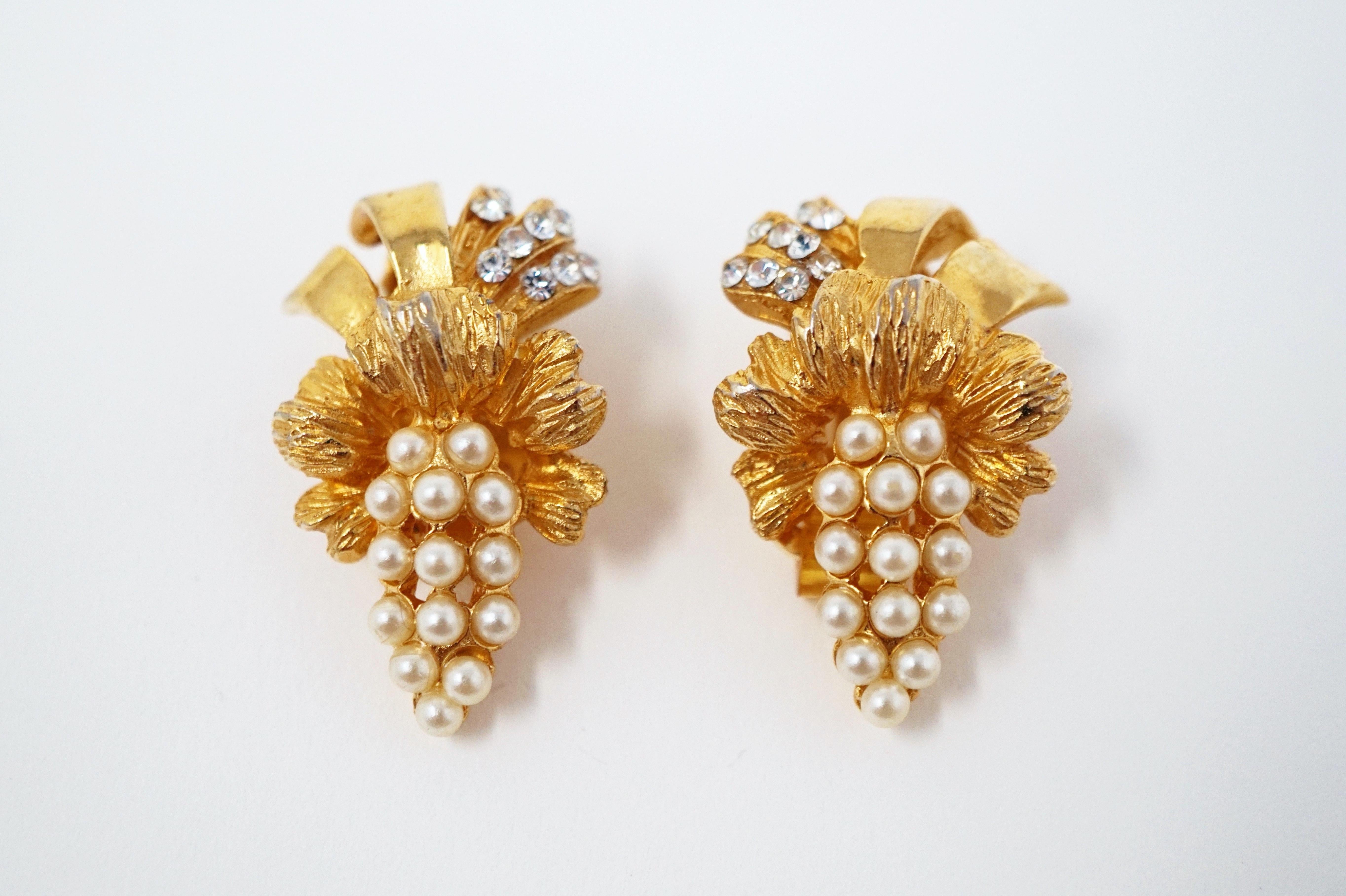 Hobé Vintage Vergoldete Perle & Kristall Strass Statement-Ohrringe, signiert, 1950er Jahre (Moderne) im Angebot